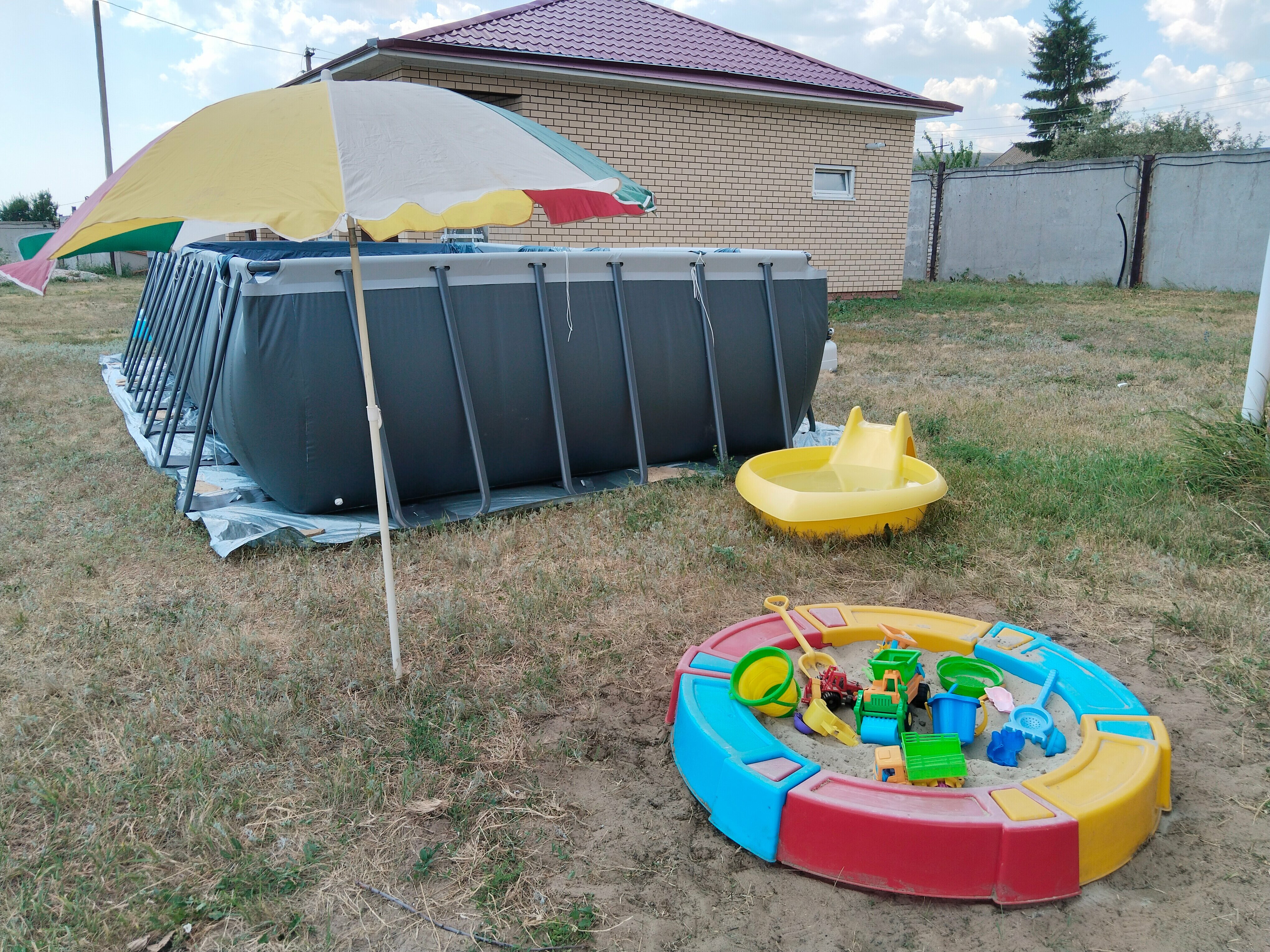 Дом с собственным бассейном