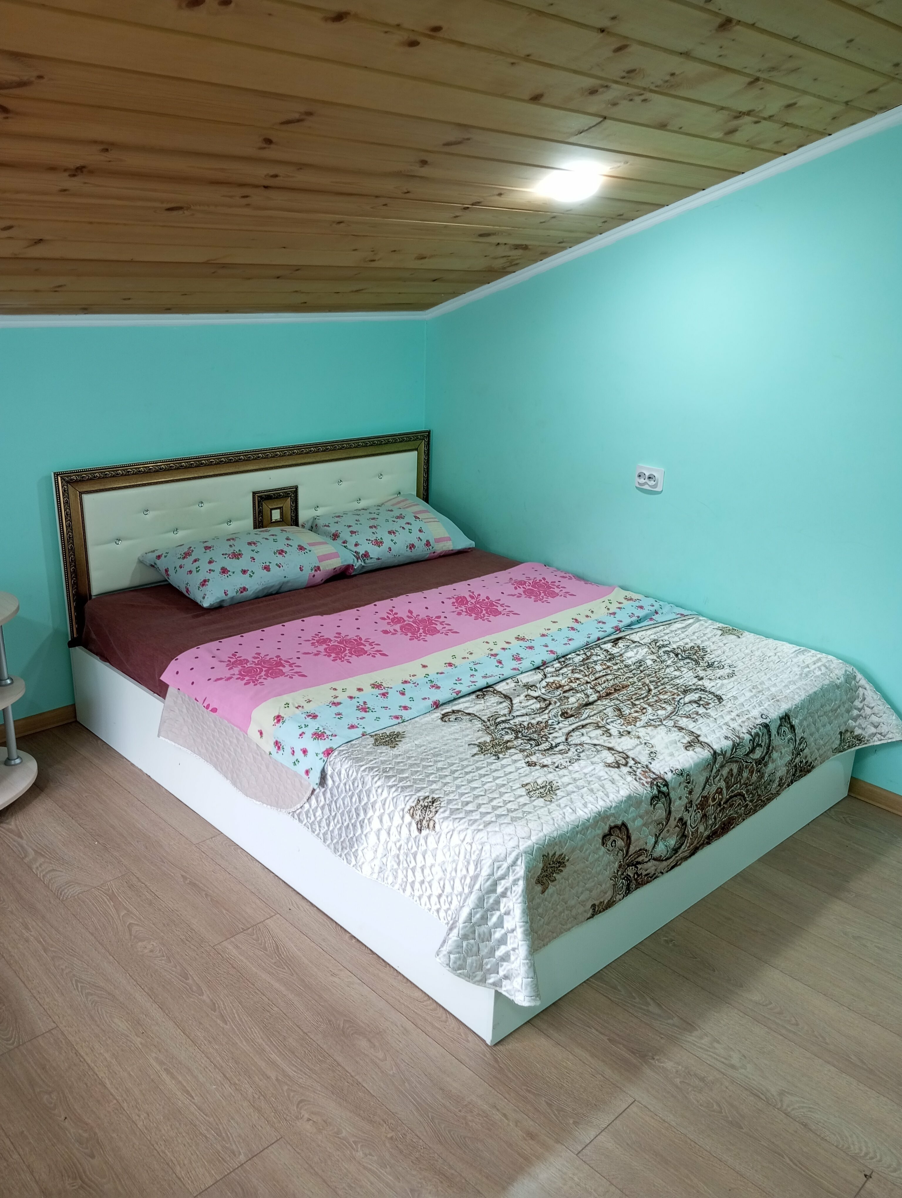 Трехместный номер с балконом