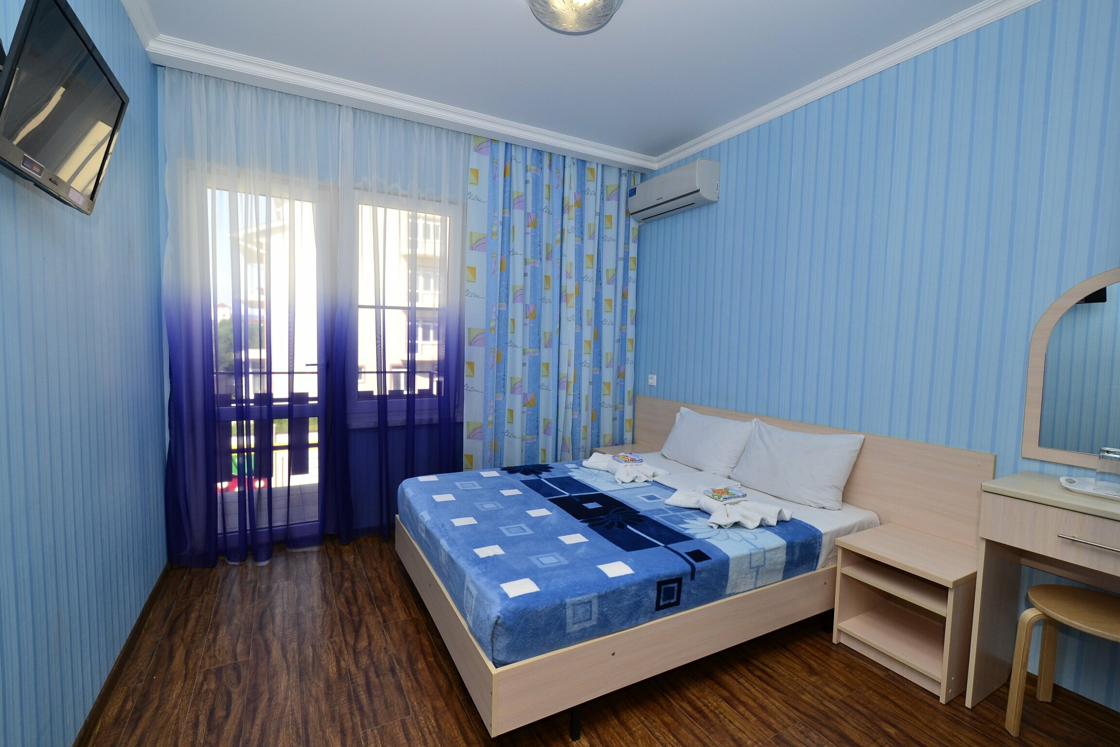 Семейный номер с балконом