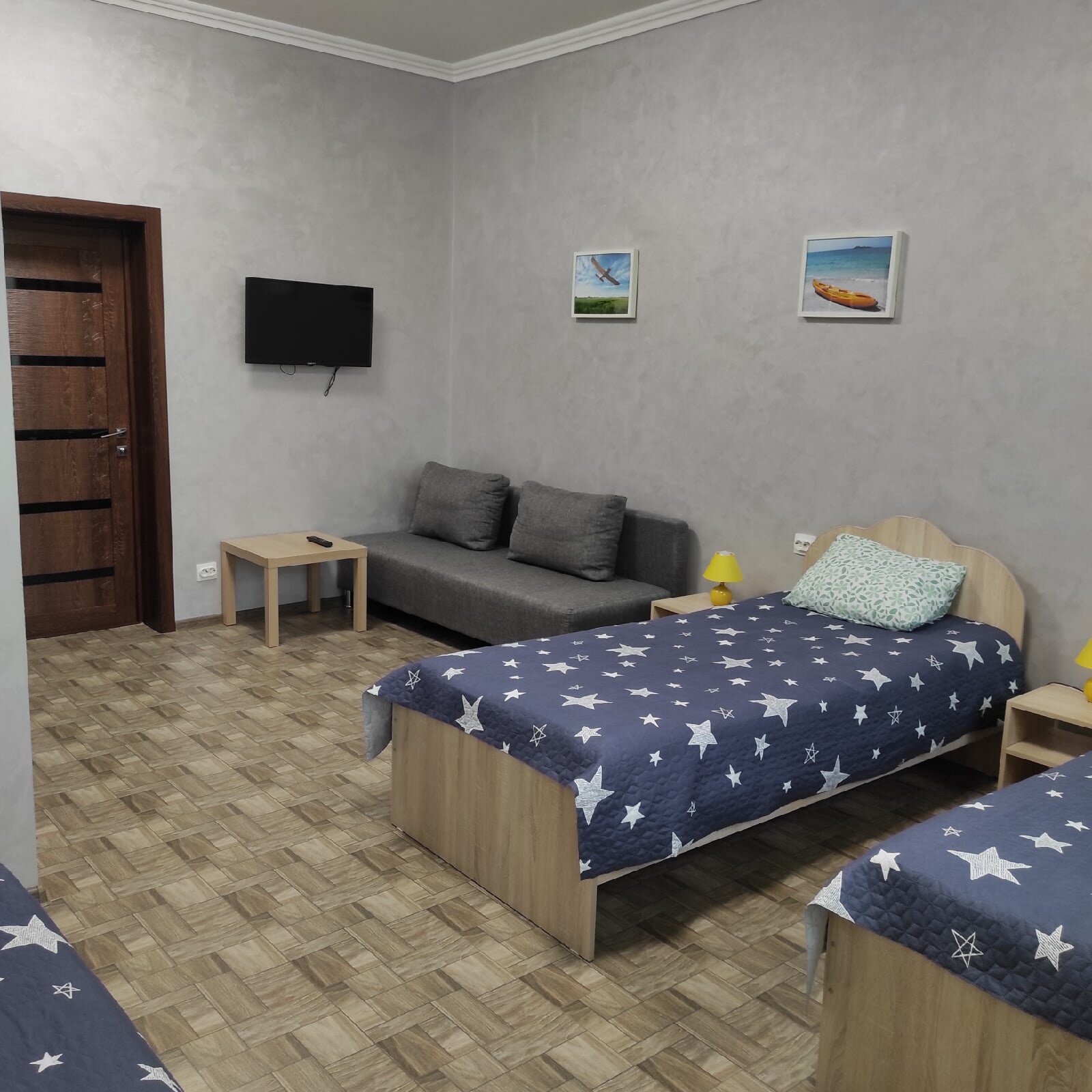 Cемейный номер с собственной ванной комнатой