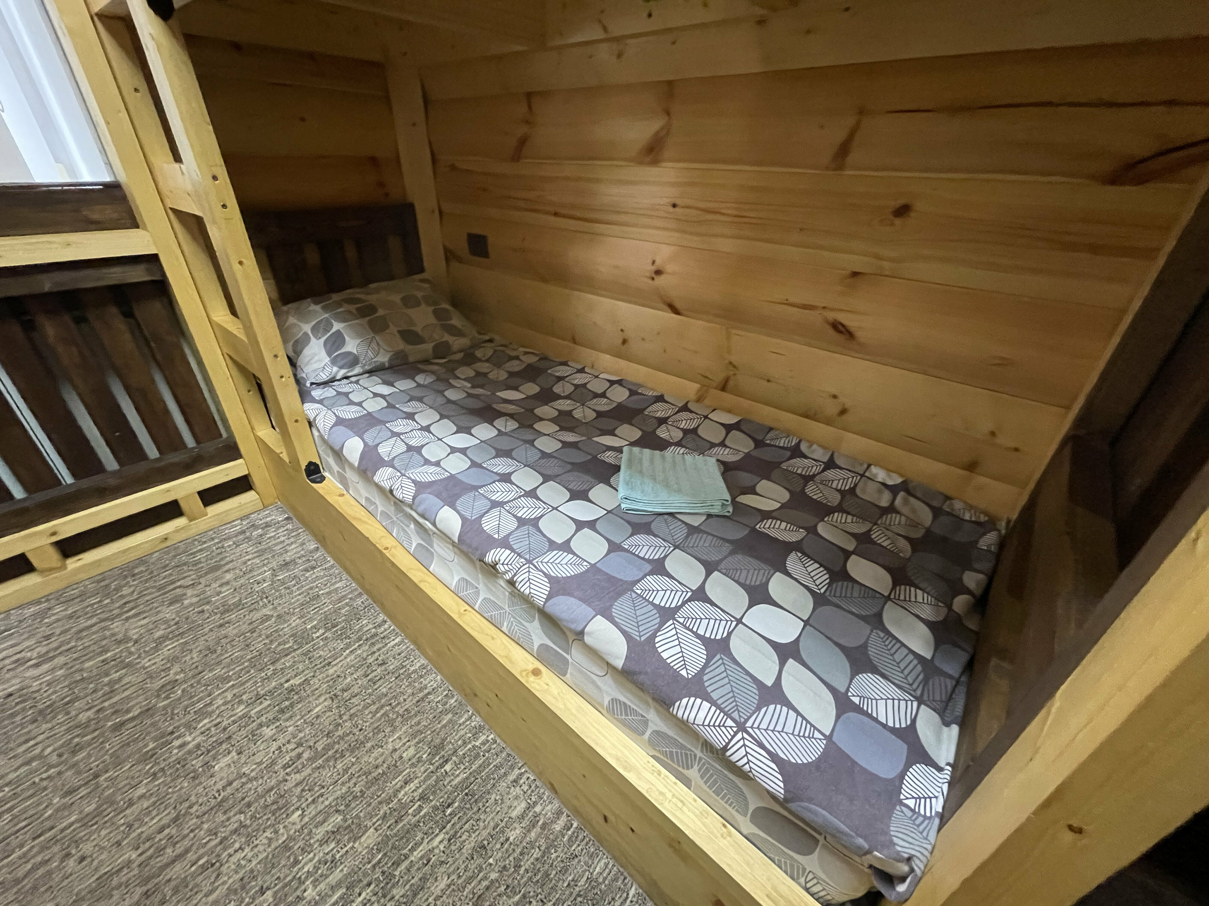 Семейный номер с общей ванной комнатой