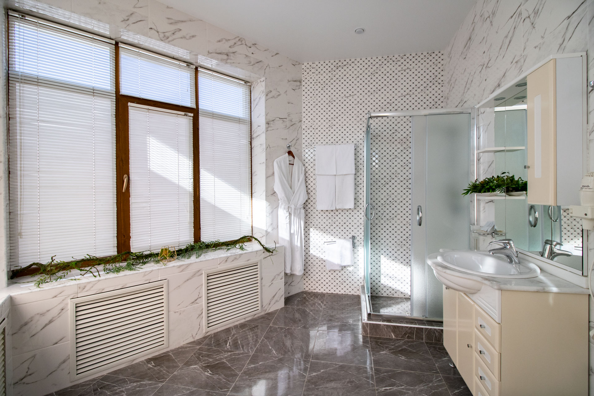 Большой двухместный номер с 1 кроватью