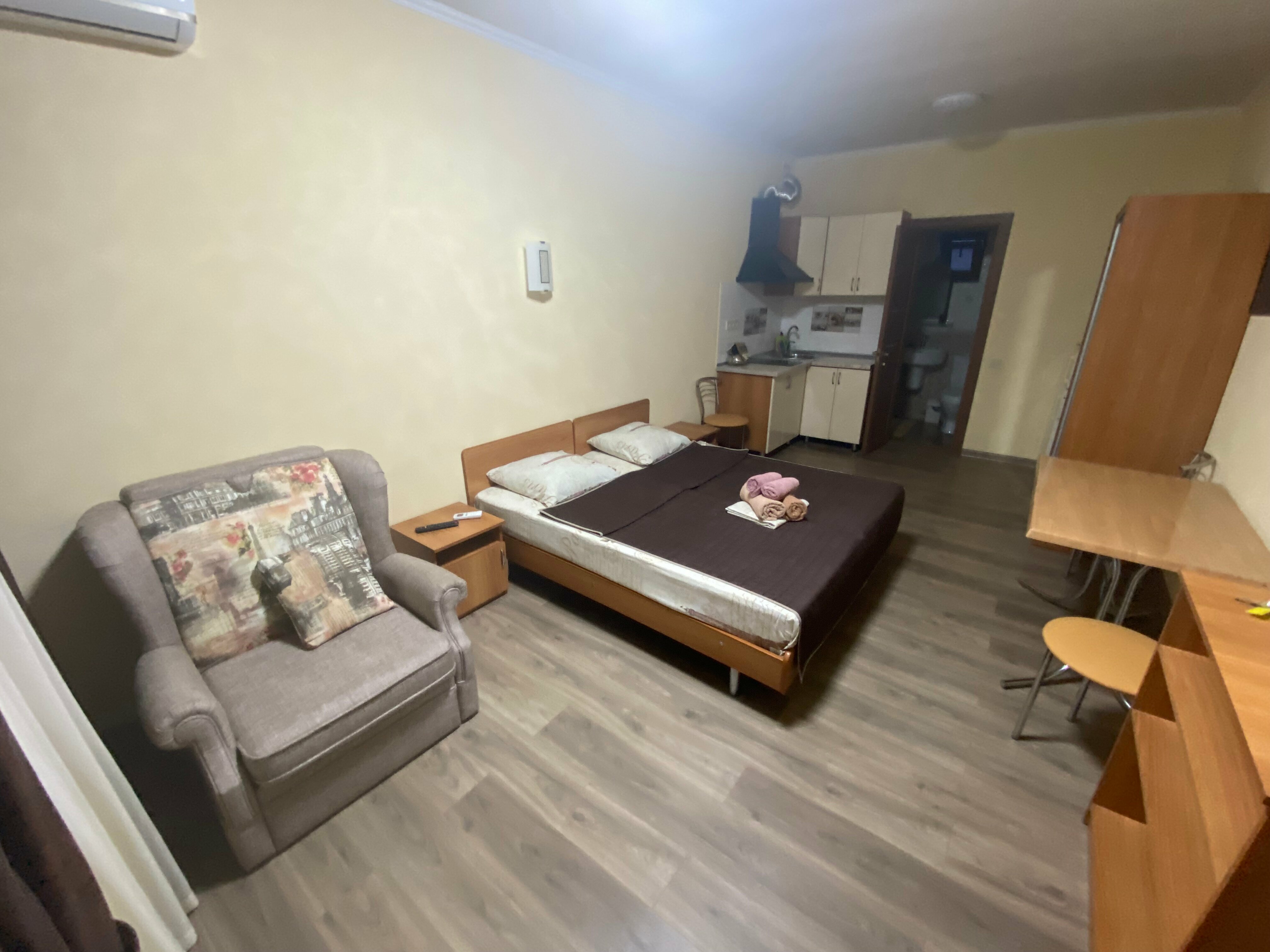 Трехместный номер с балконом