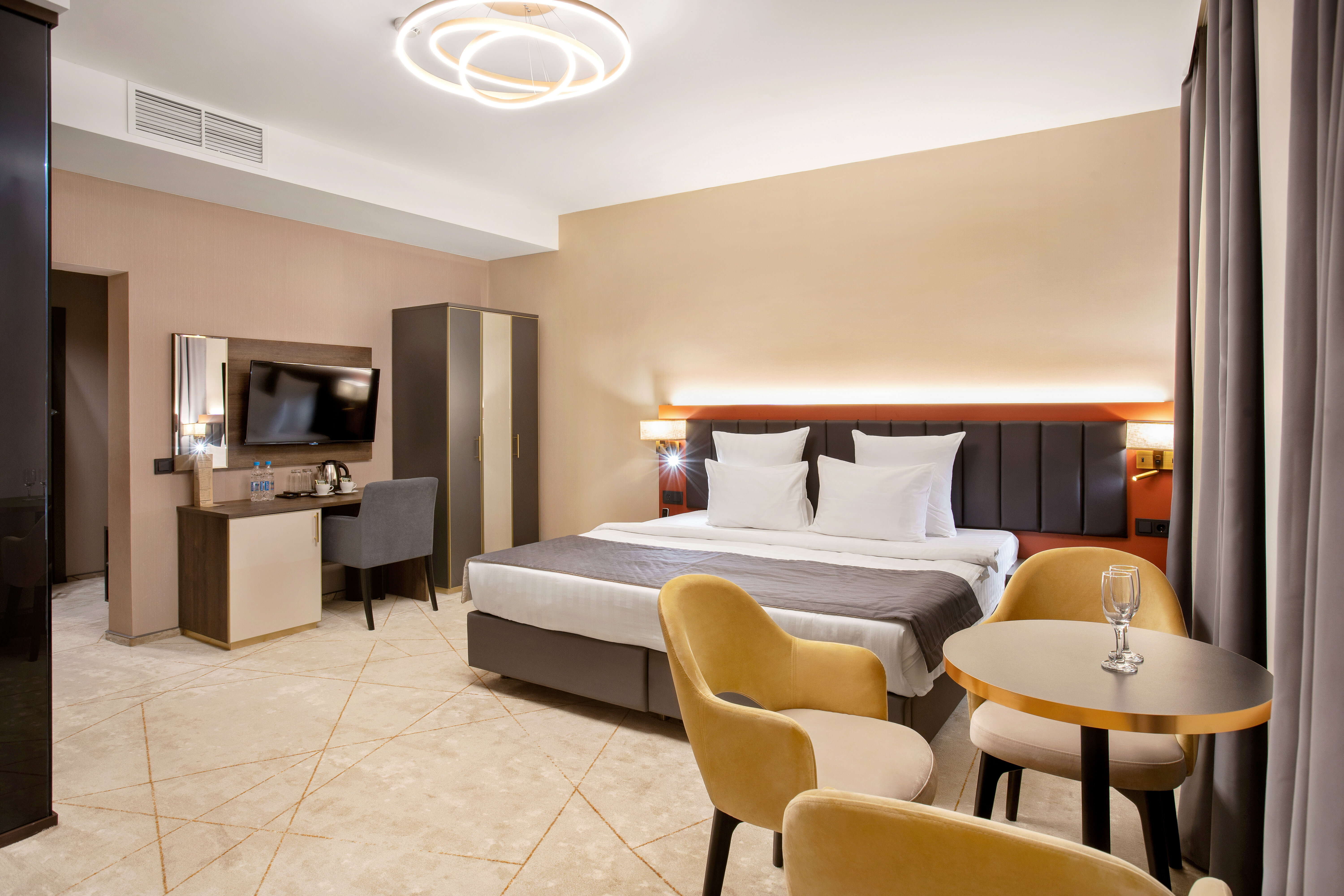 Cемейный номер с собственной ванной комнатой