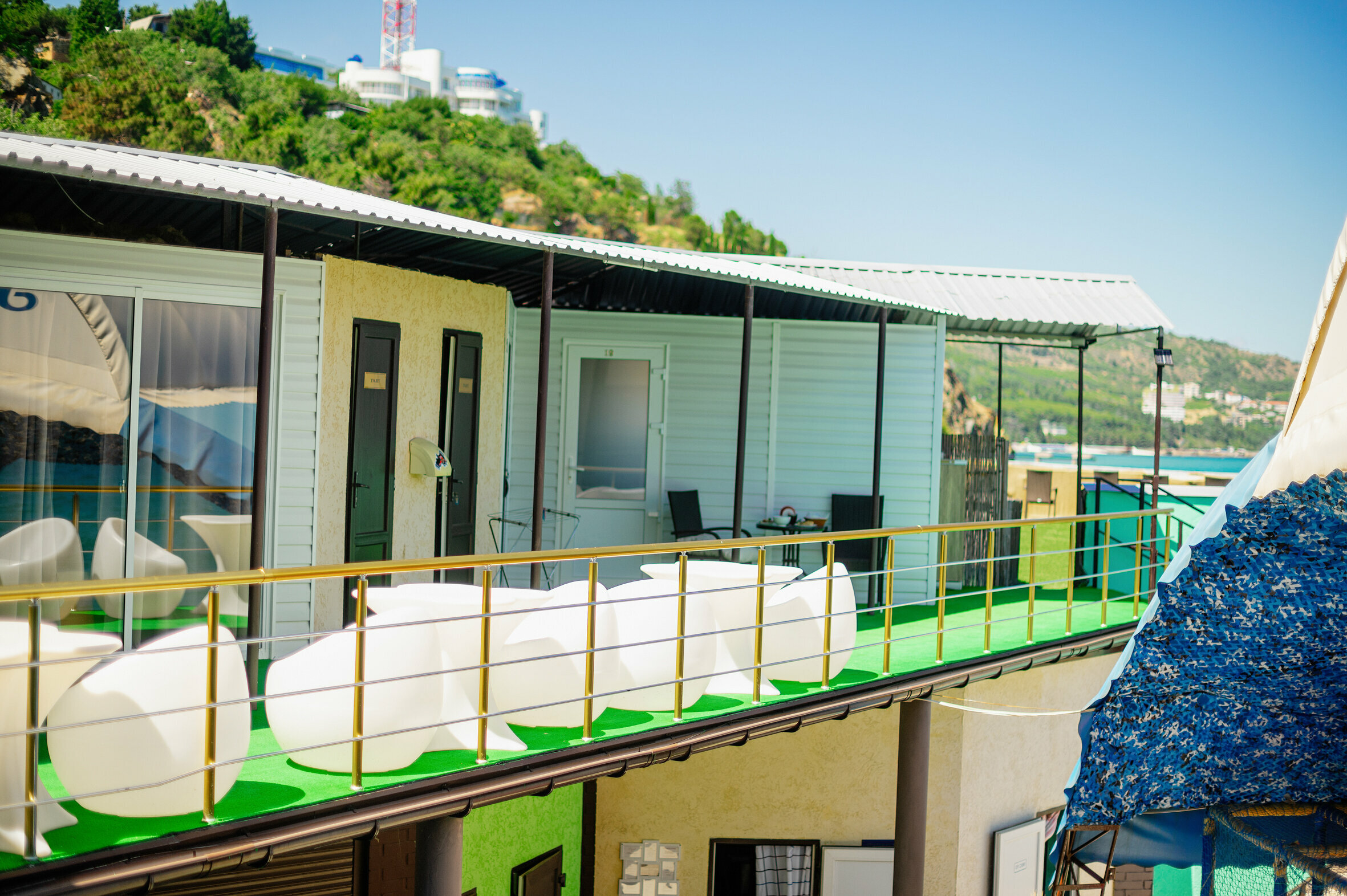 Трехместный номер с общей ванной комнатой