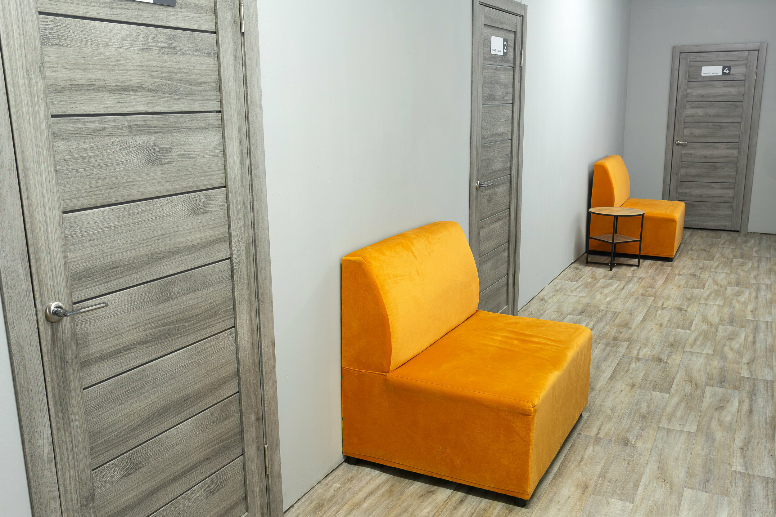 Кровать в общем 8-местном номере для мужчин и женщин