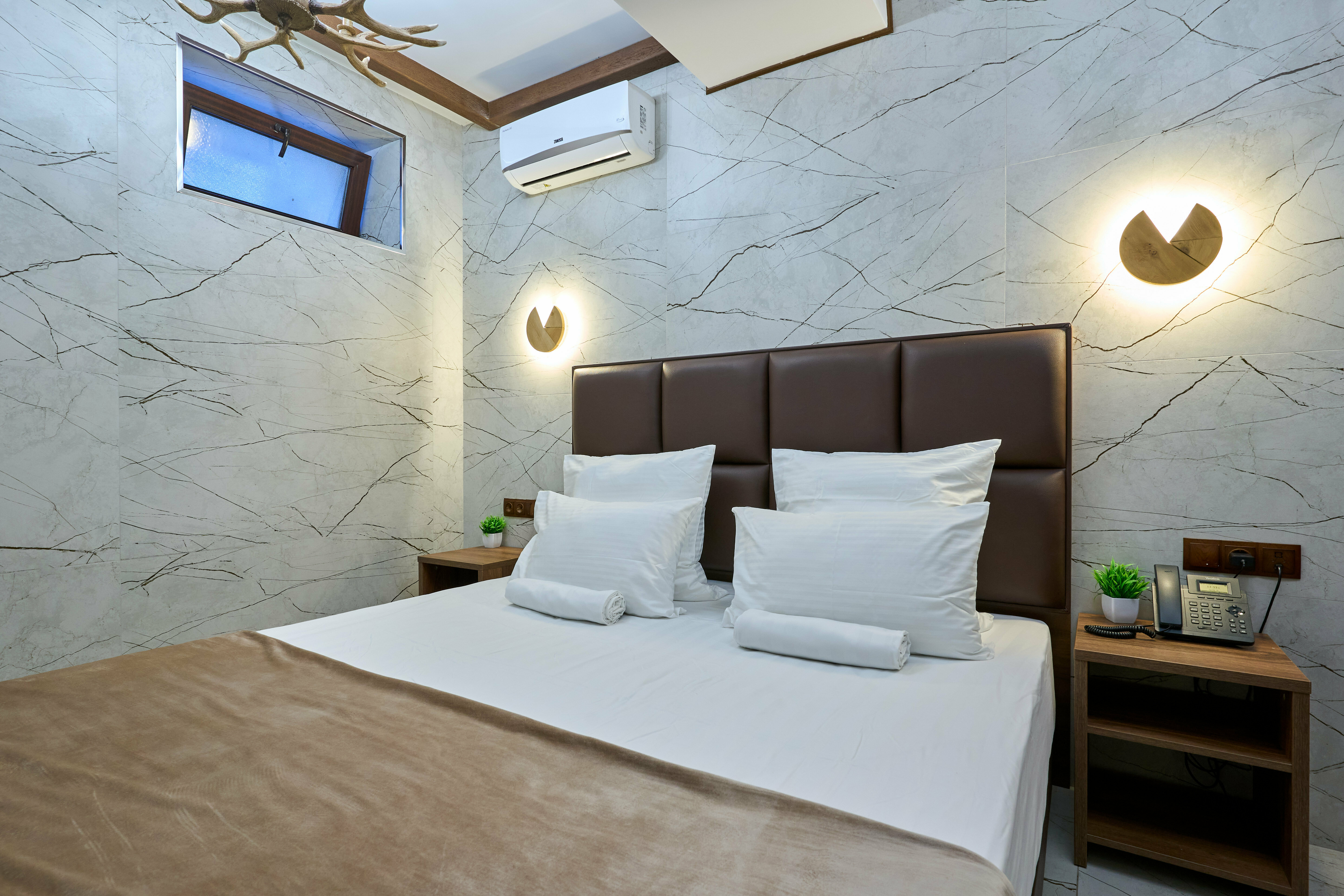 Бюджетный цокольный номер, без окна