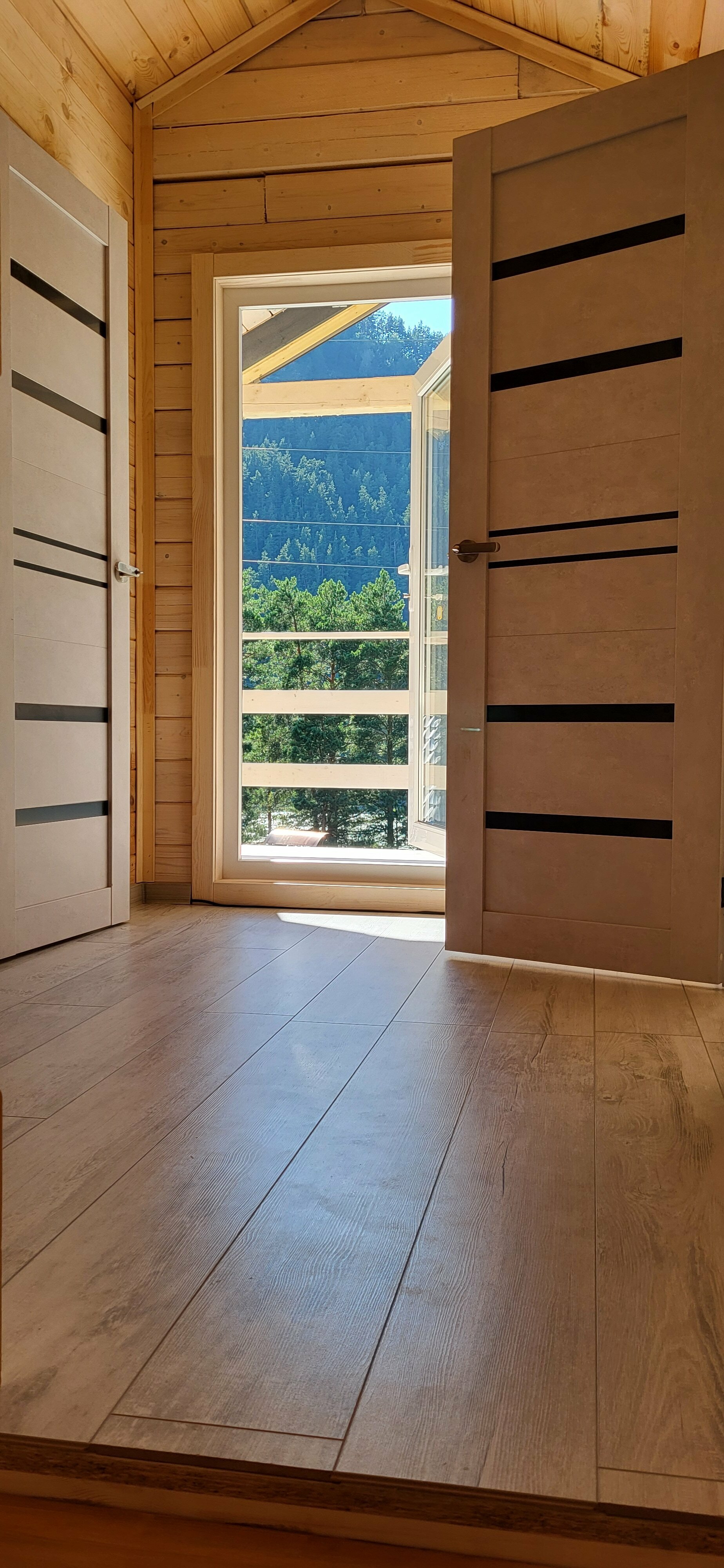 Коттедж с балконом