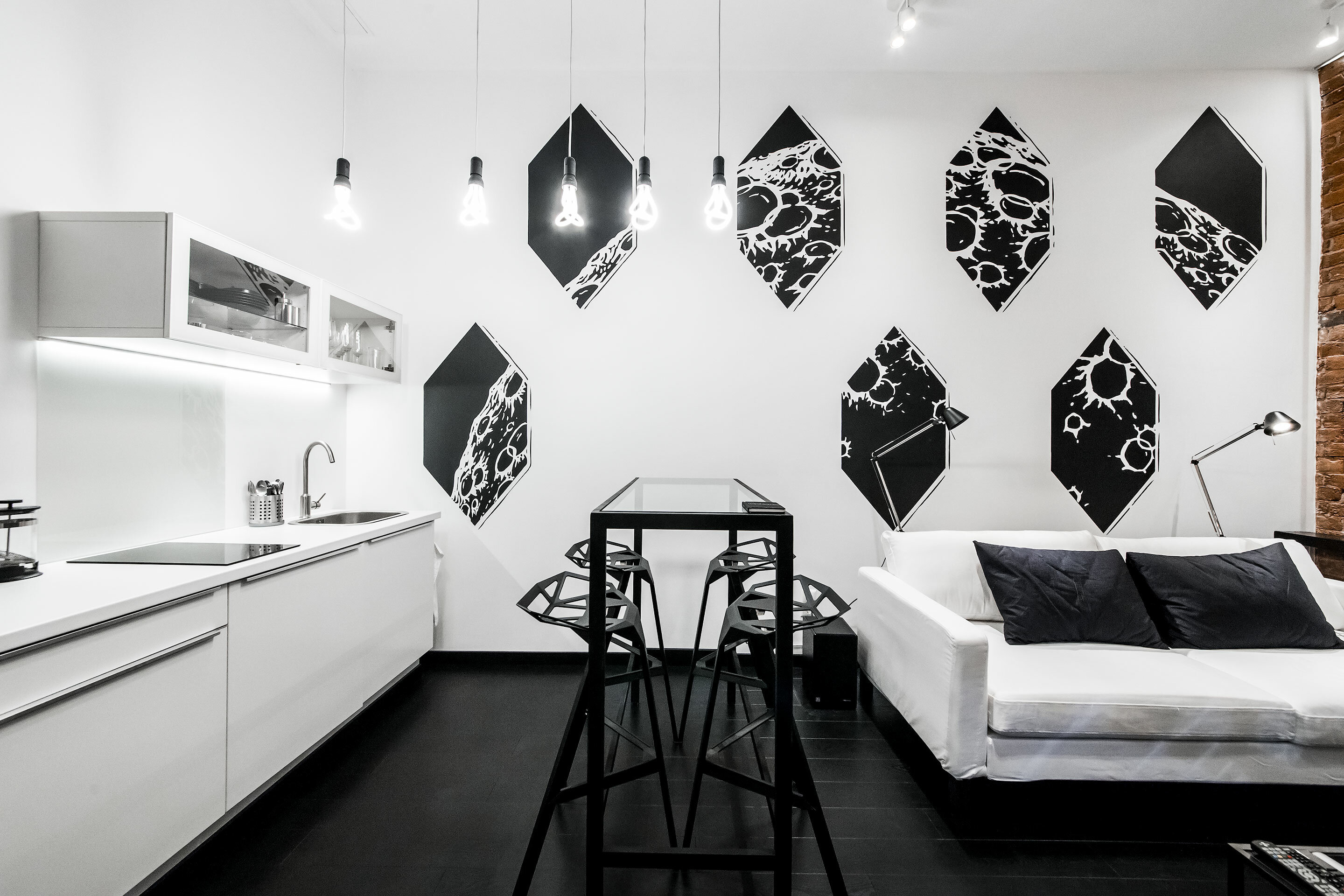 Номер-студия с кроватью размера «queen-size»