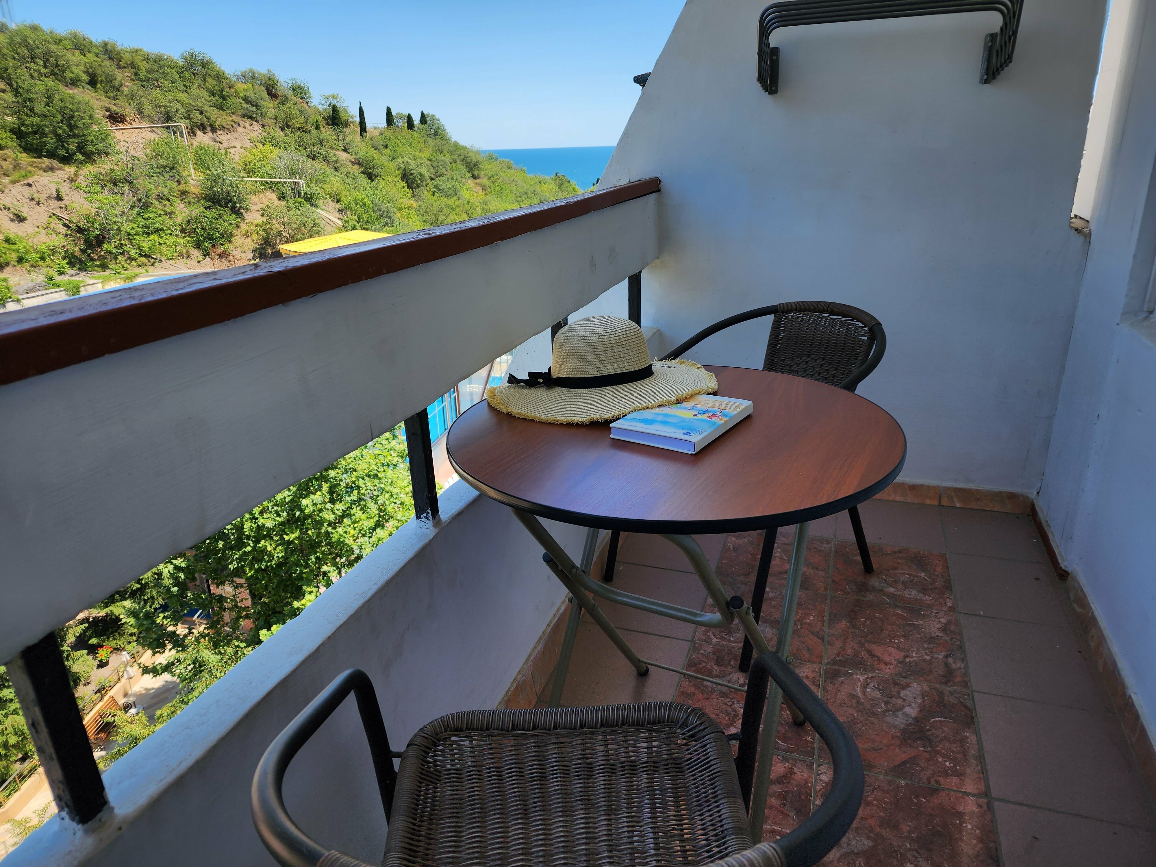 Четырехместный номер с балконом