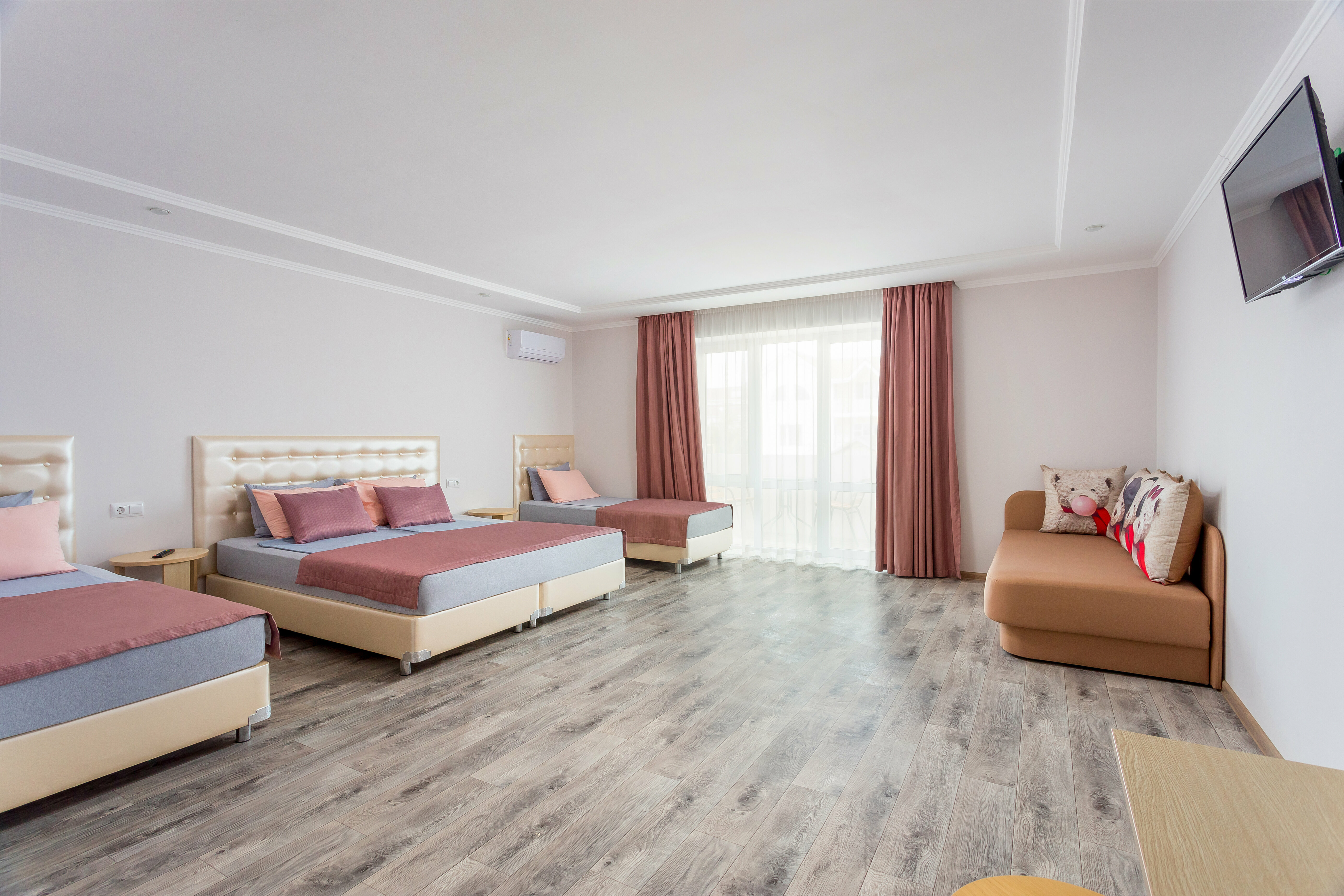 Улучшенный четырехместный номер