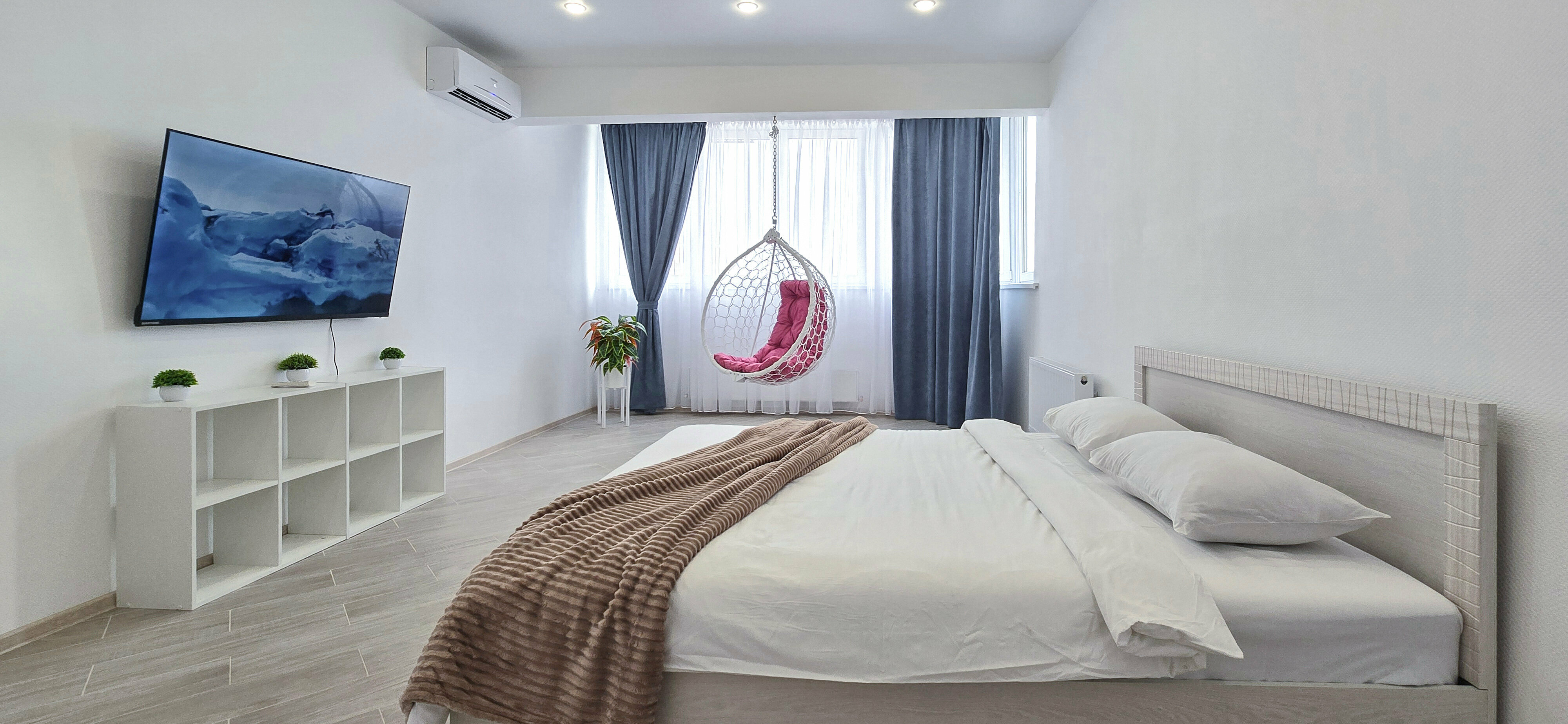 Улучшенные апартаменты на высоком 19 этаже