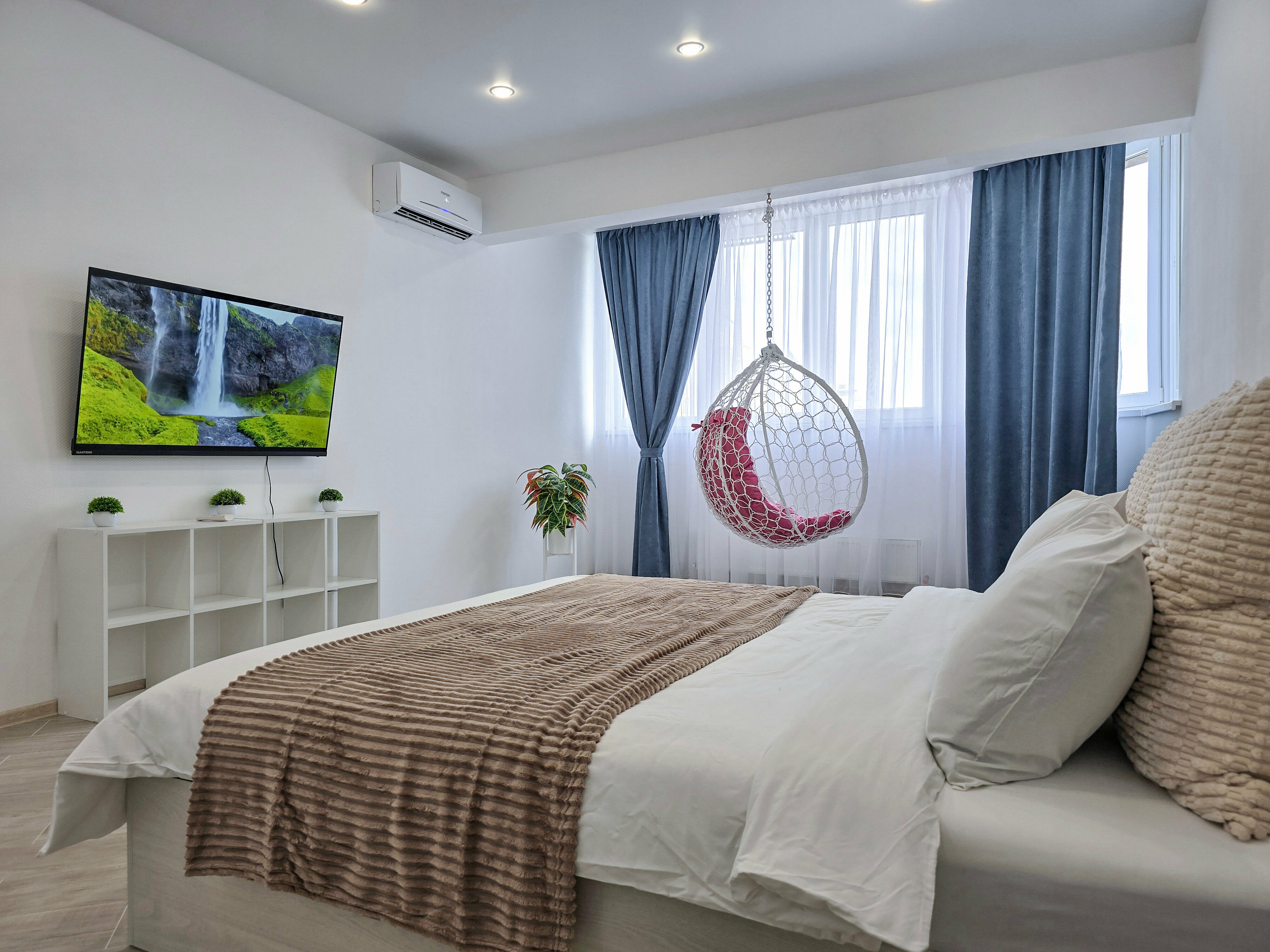 Улучшенные апартаменты на высоком 19 этаже