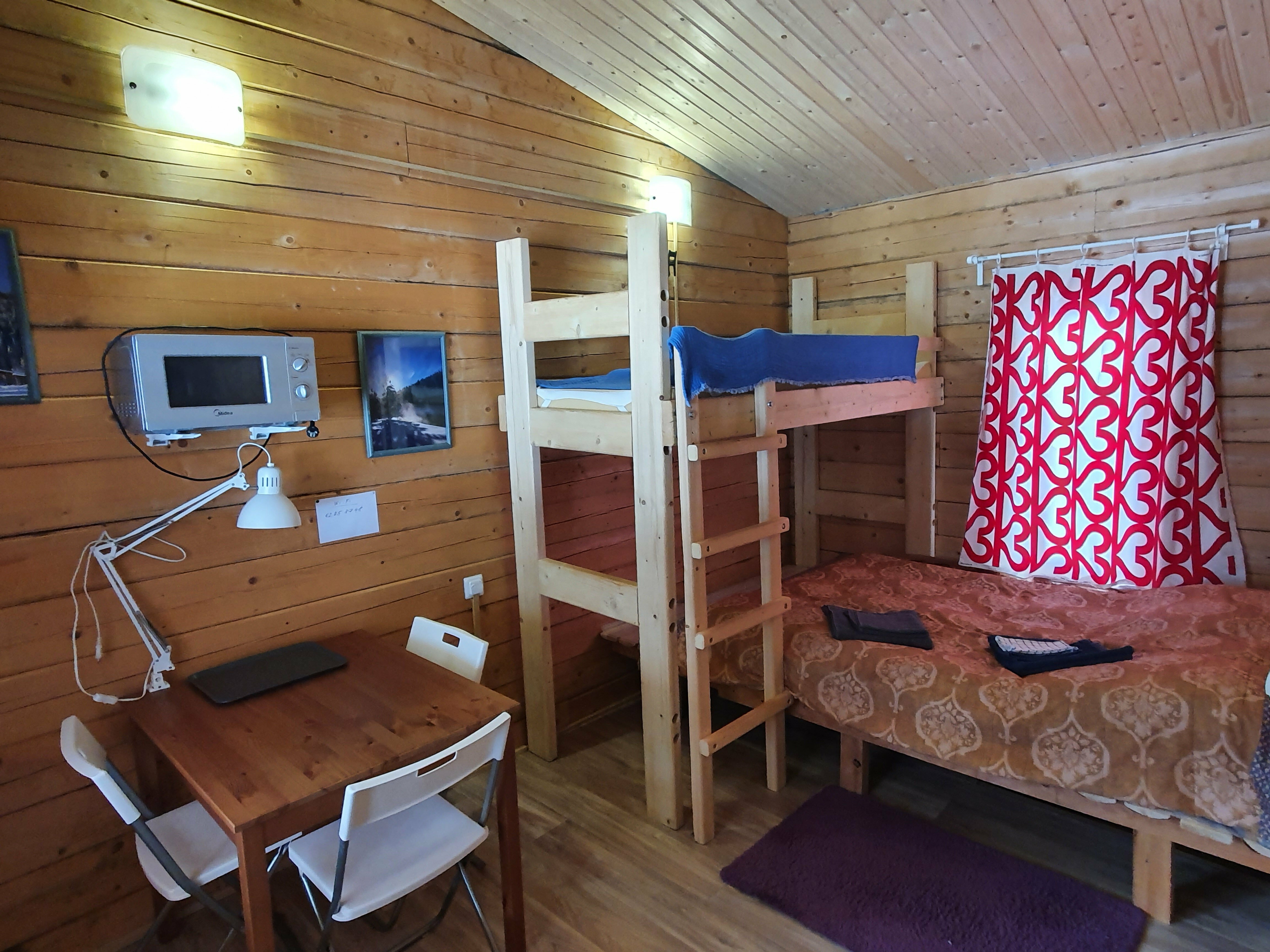 Трехместный номер «Комфорт» с душем