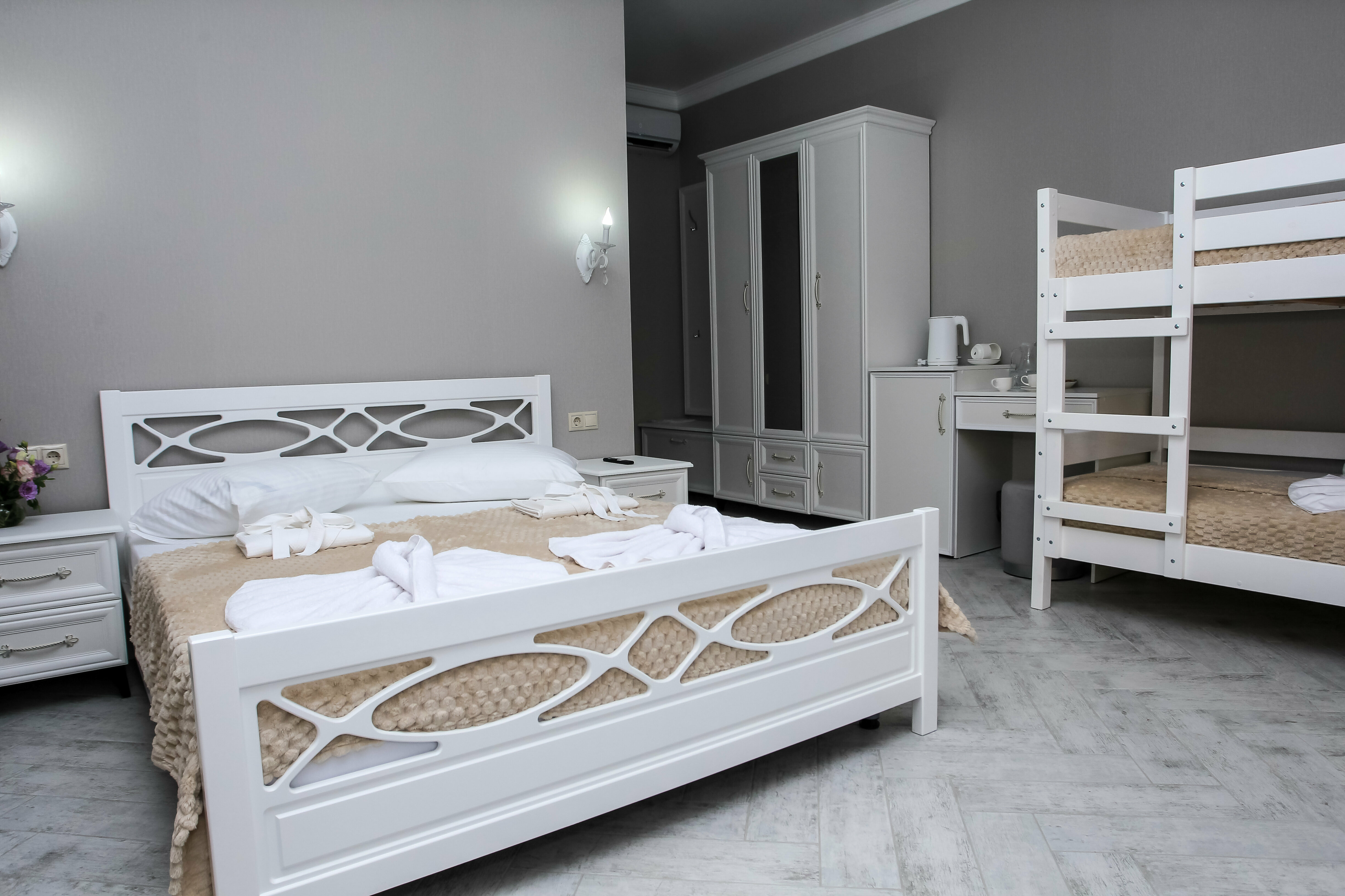 Семейный номер с видом на море