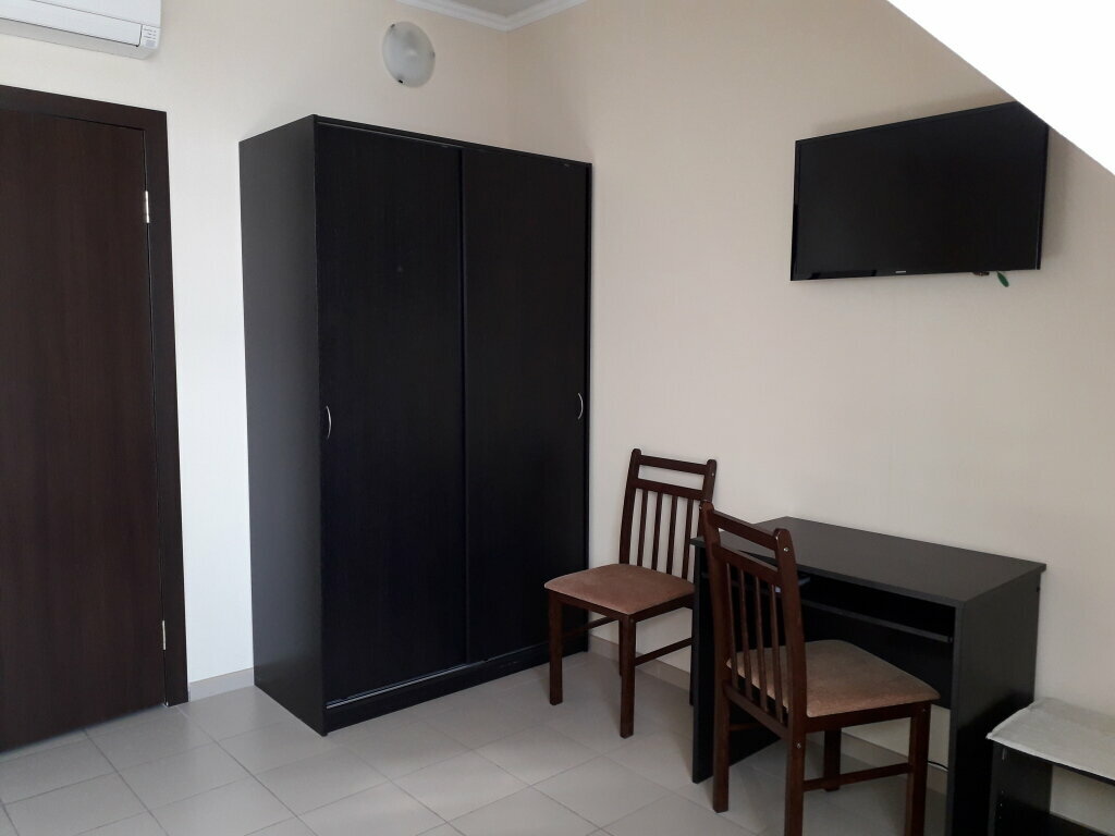 Трехместный номер эконом-класса