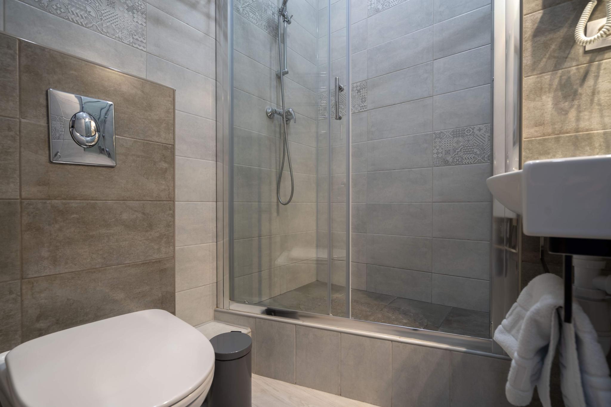 Номер студия стандарт с 1 двуспальной кроватью