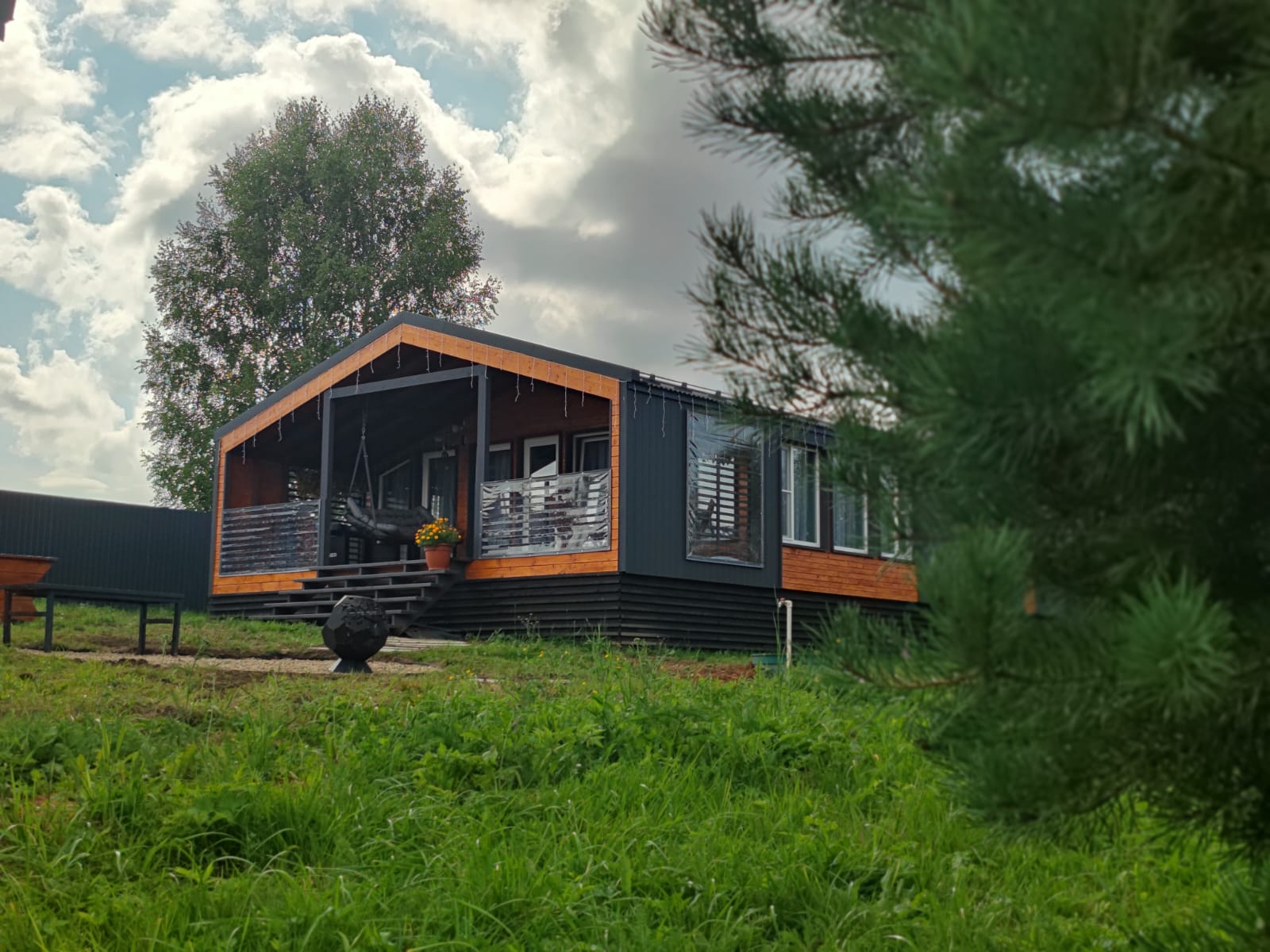 Дом с видом на лес