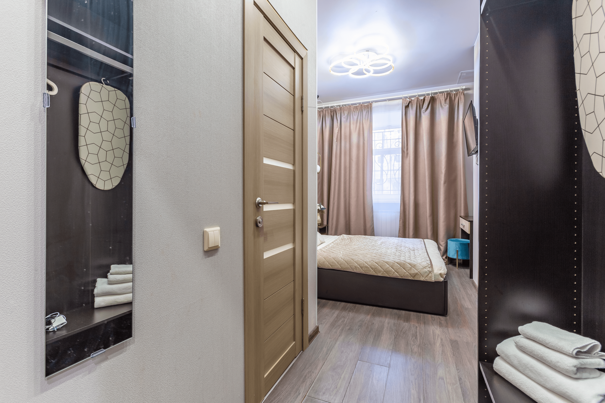 Комната улучшенная с 1 двуспальной кроватью №6