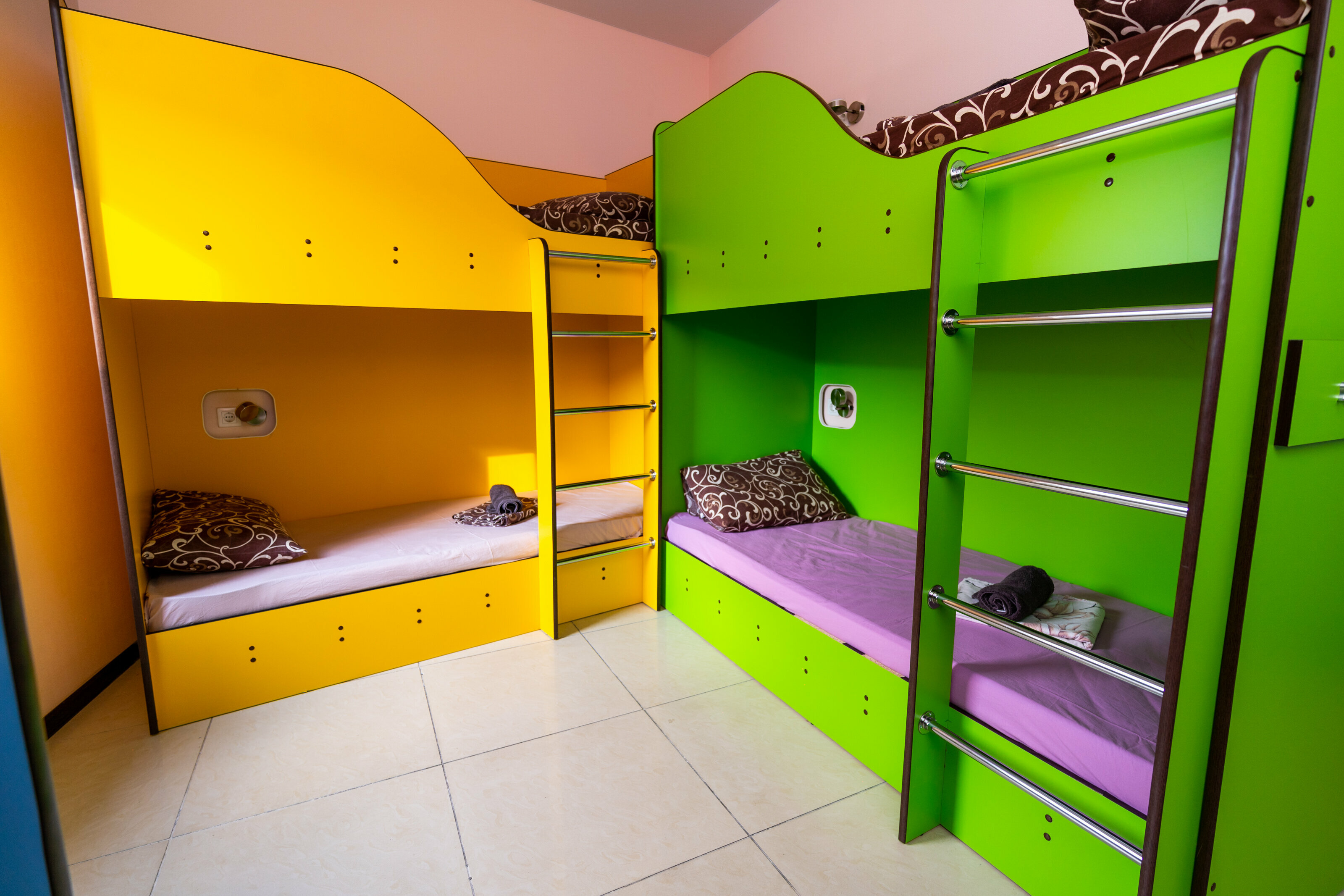 Общий 8-местный номер для мужчин