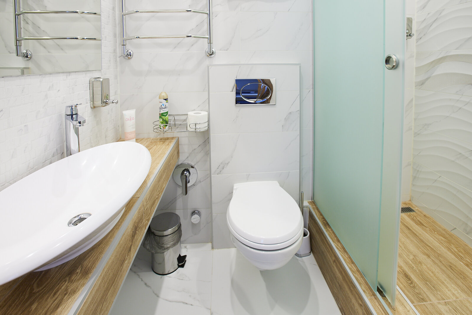 Двухместный номер с двуспальной кроватью и дополнительной кроватью