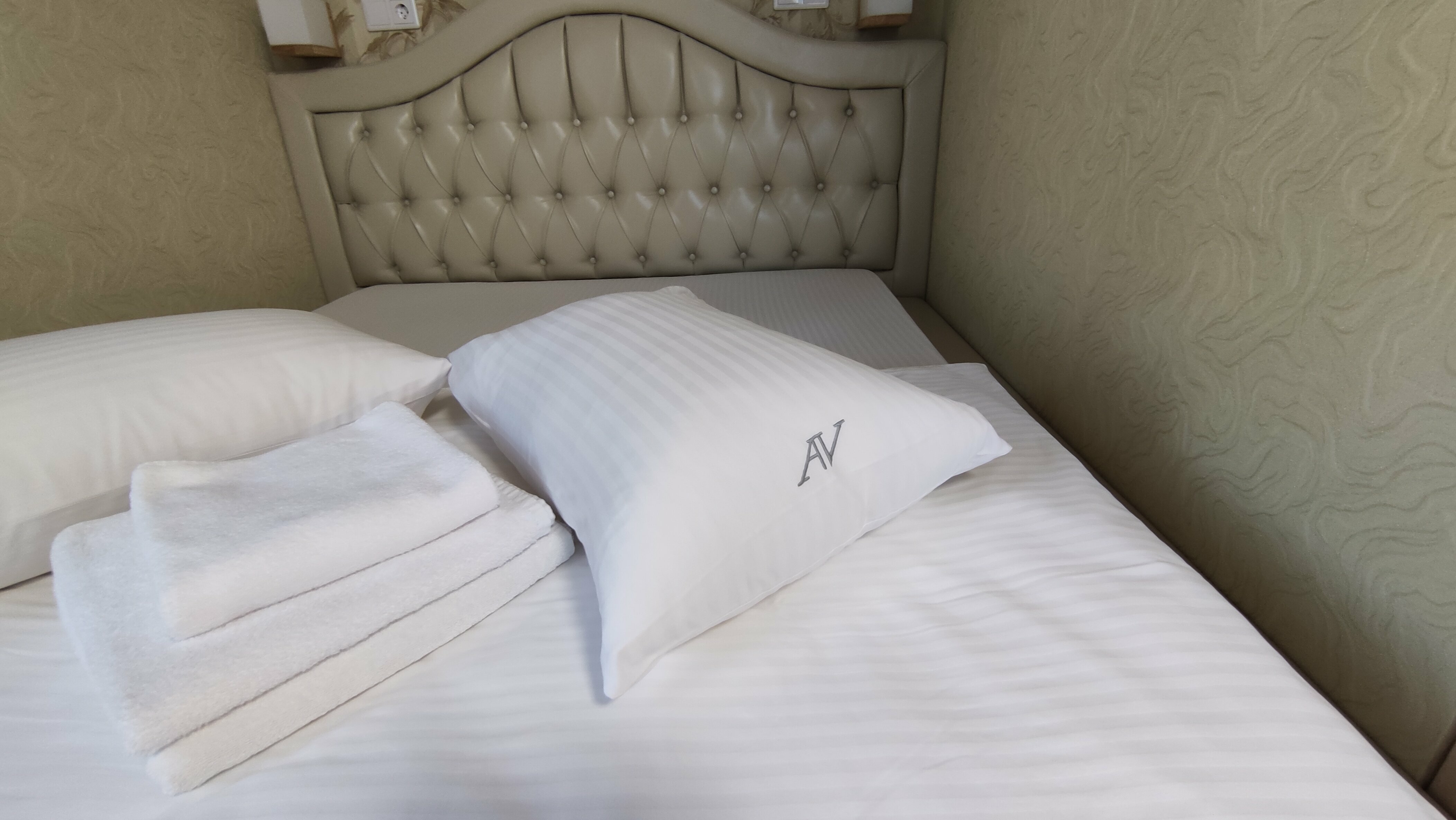 Улучшенный номер с кроватью размера «queen-size»