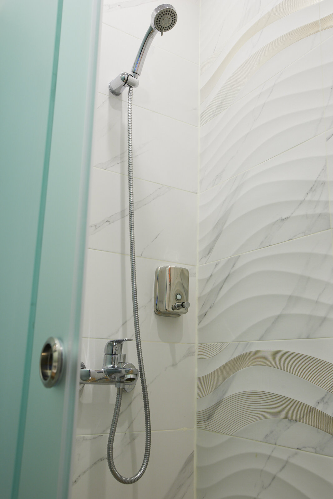 Двухместный номер с двуспальной кроватью и дополнительной кроватью