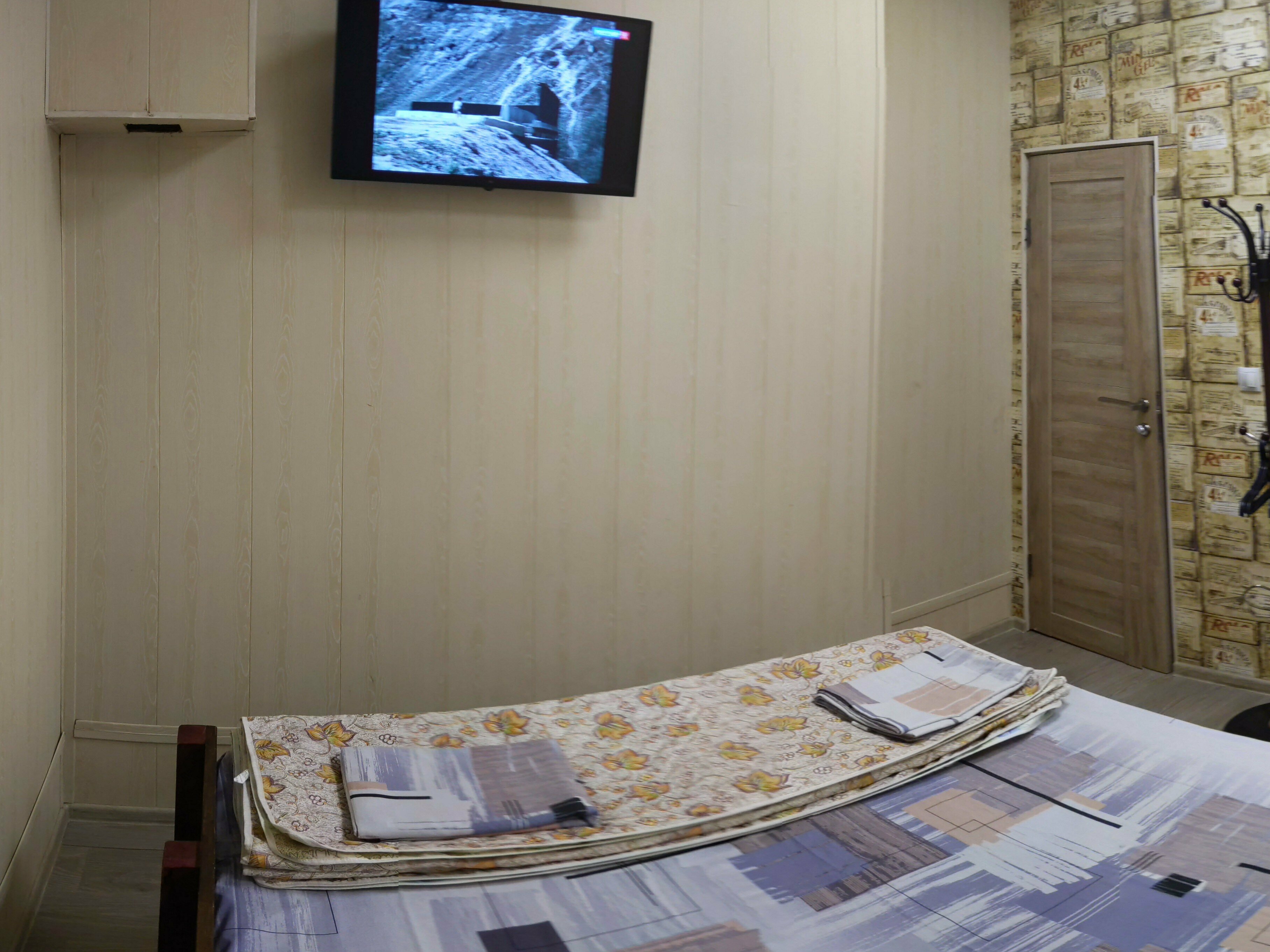 Двухместный номер с 1 кроватью или 2 отдельными кроватями и общей ванной комнатой