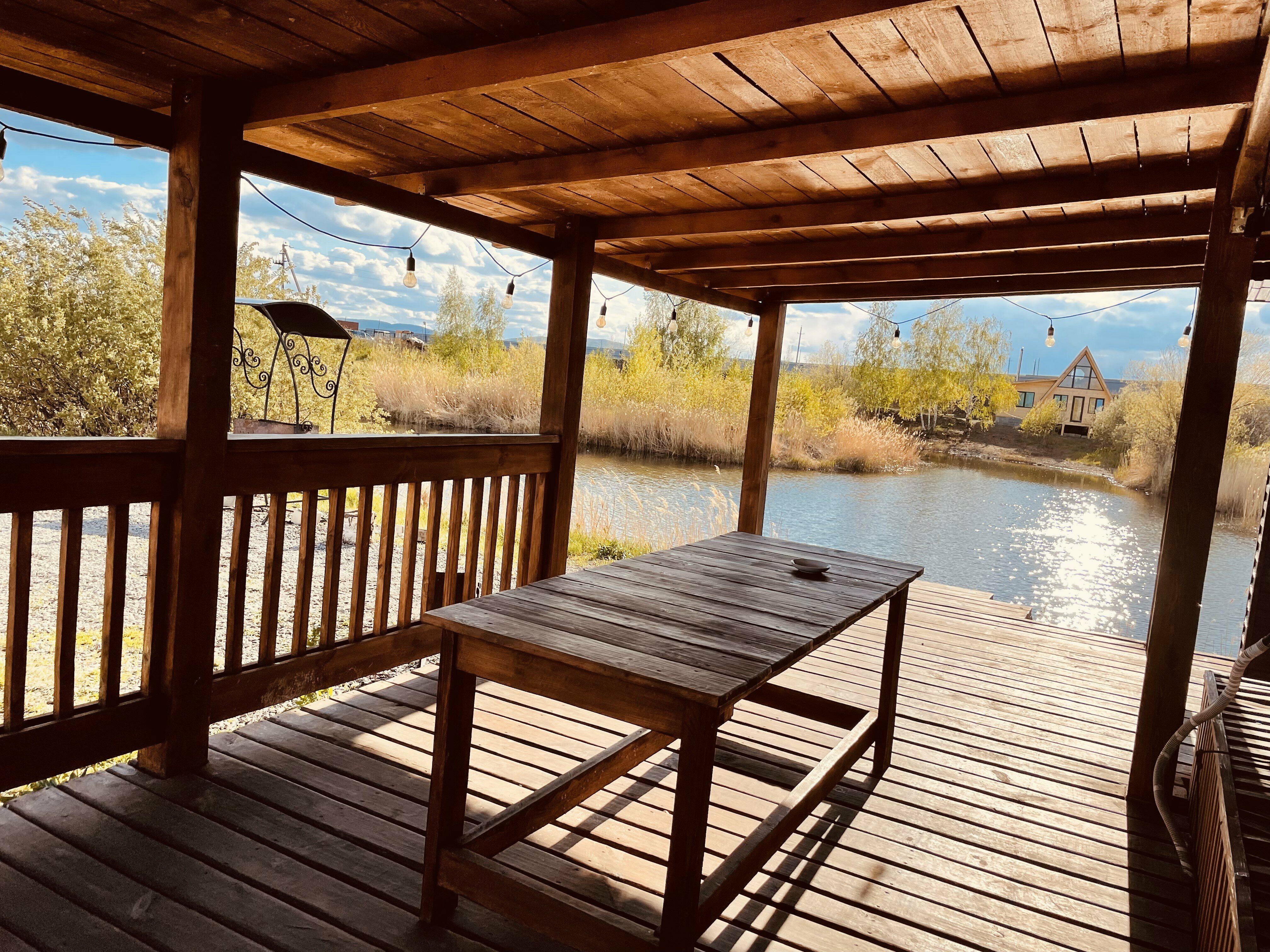 Дом с видом на озеро