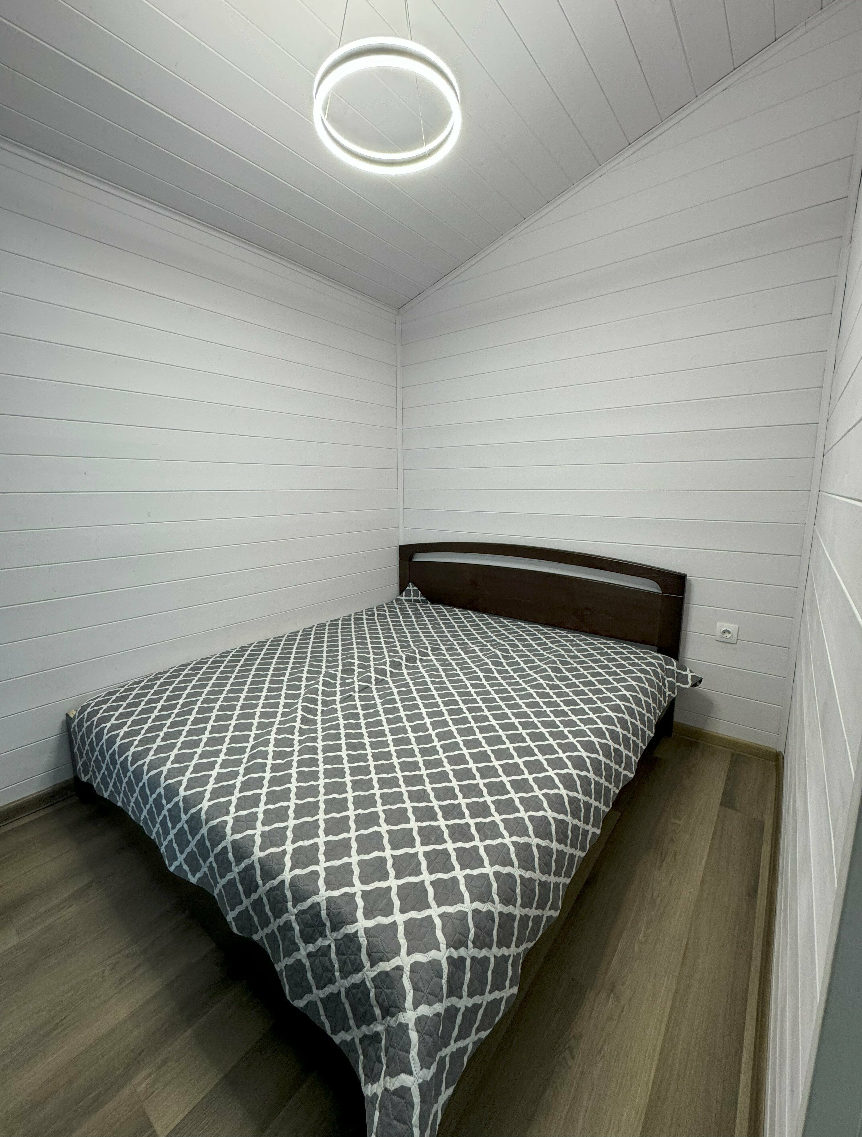 Дом с видом на озеро