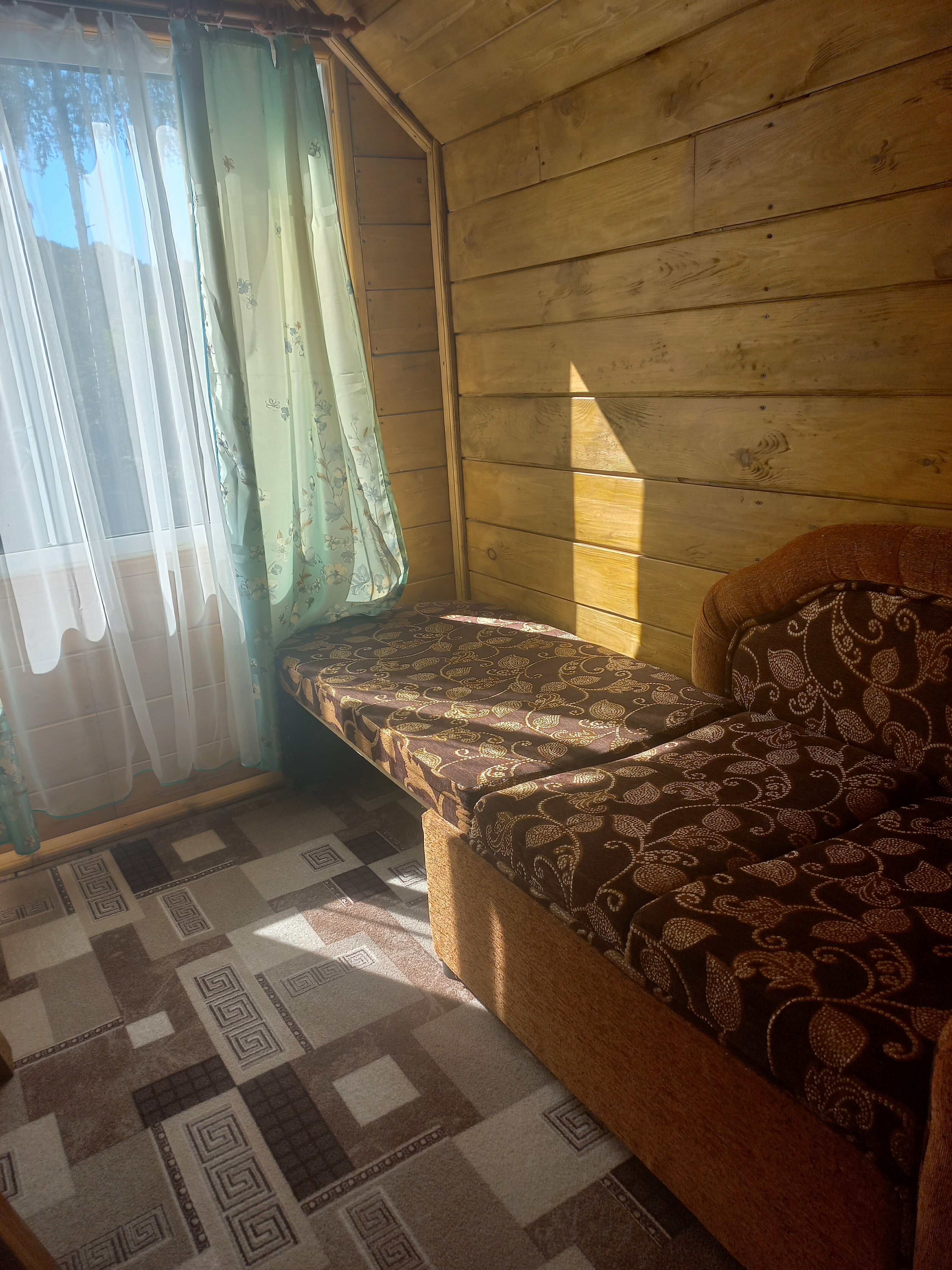 Трехместный номер с основными удобствами