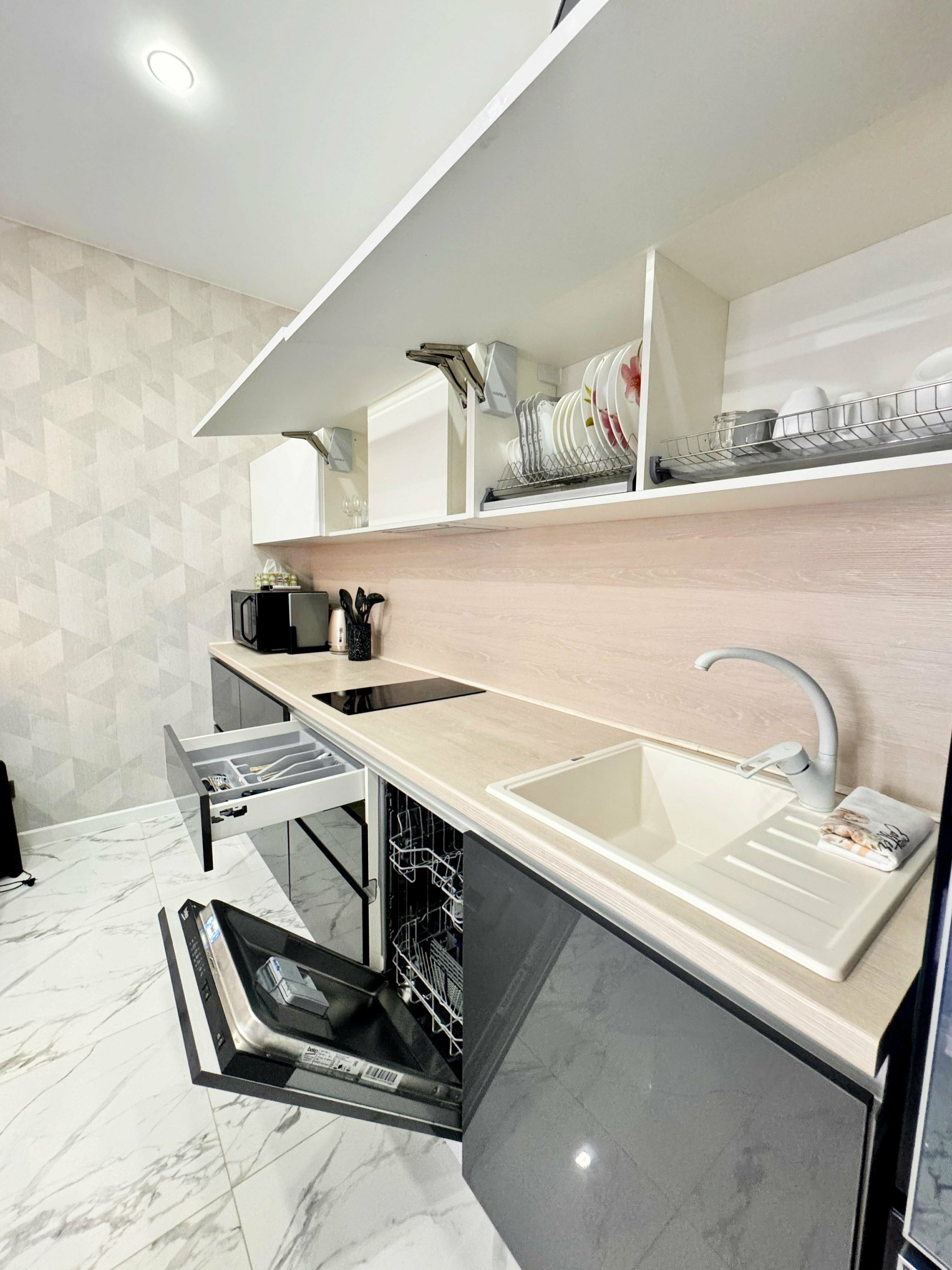 Дом с балконом