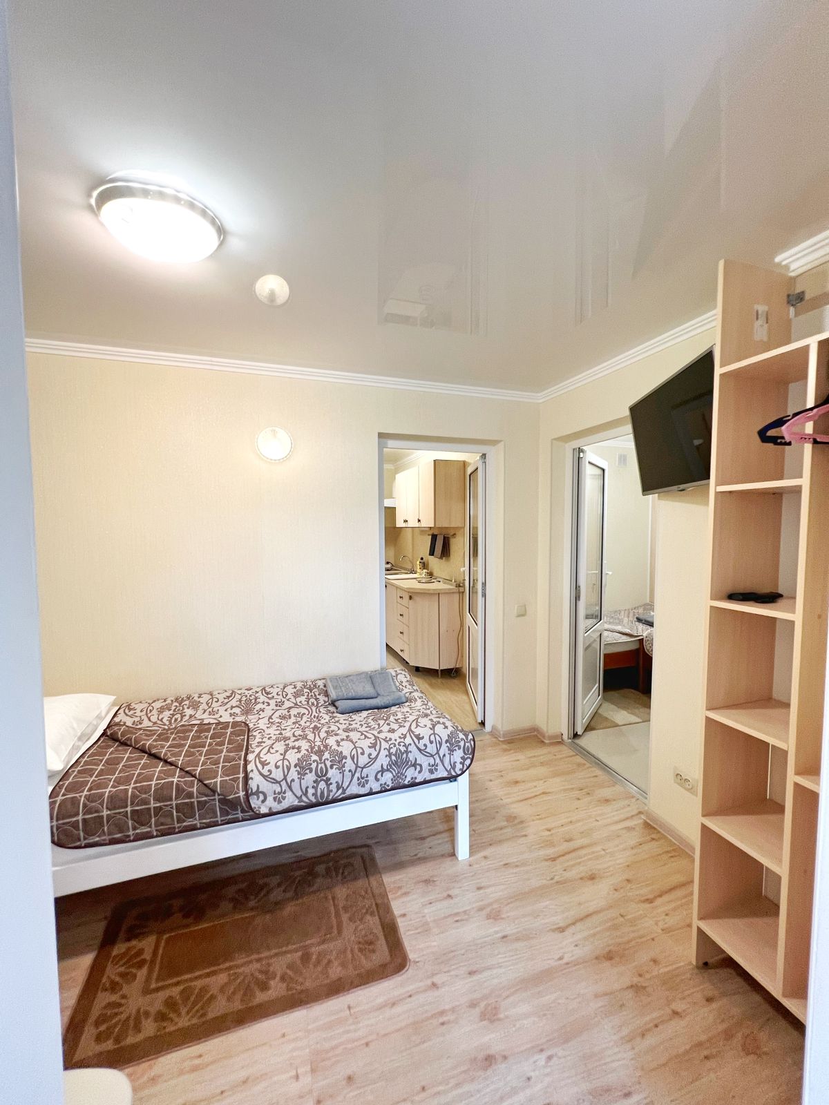 Cемейный номер с собственной ванной комнатой