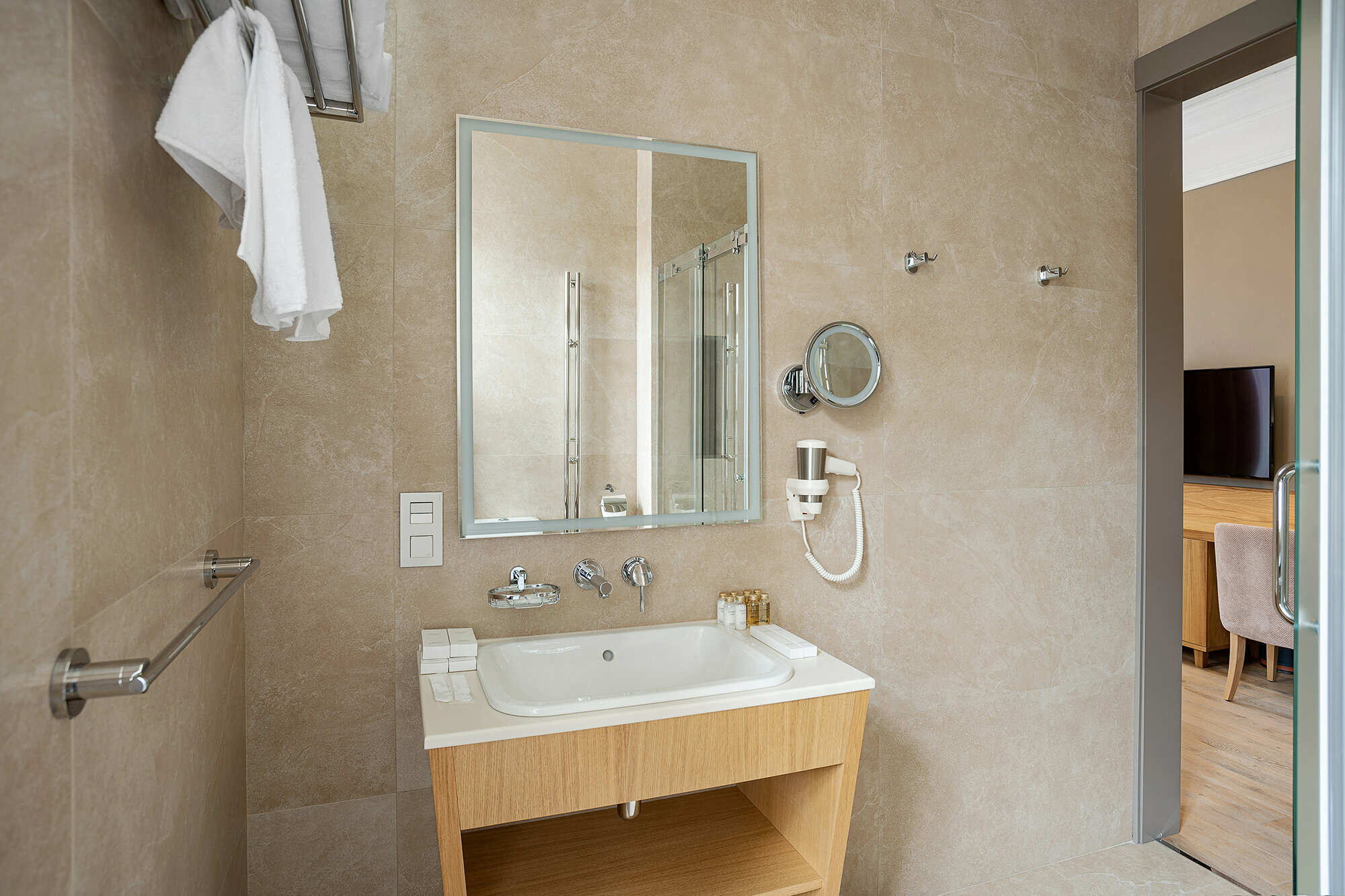 Улучшенный трехместный номер