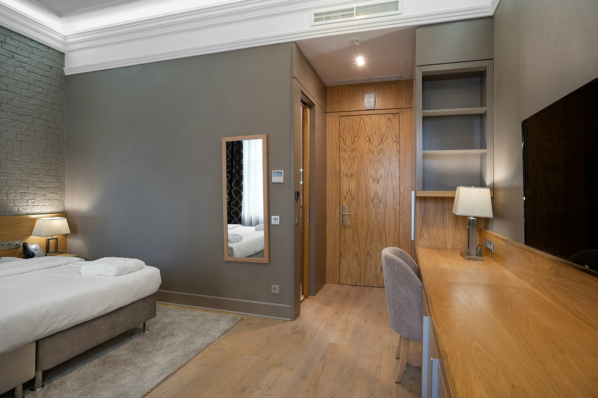 Улучшенный трехместный номер