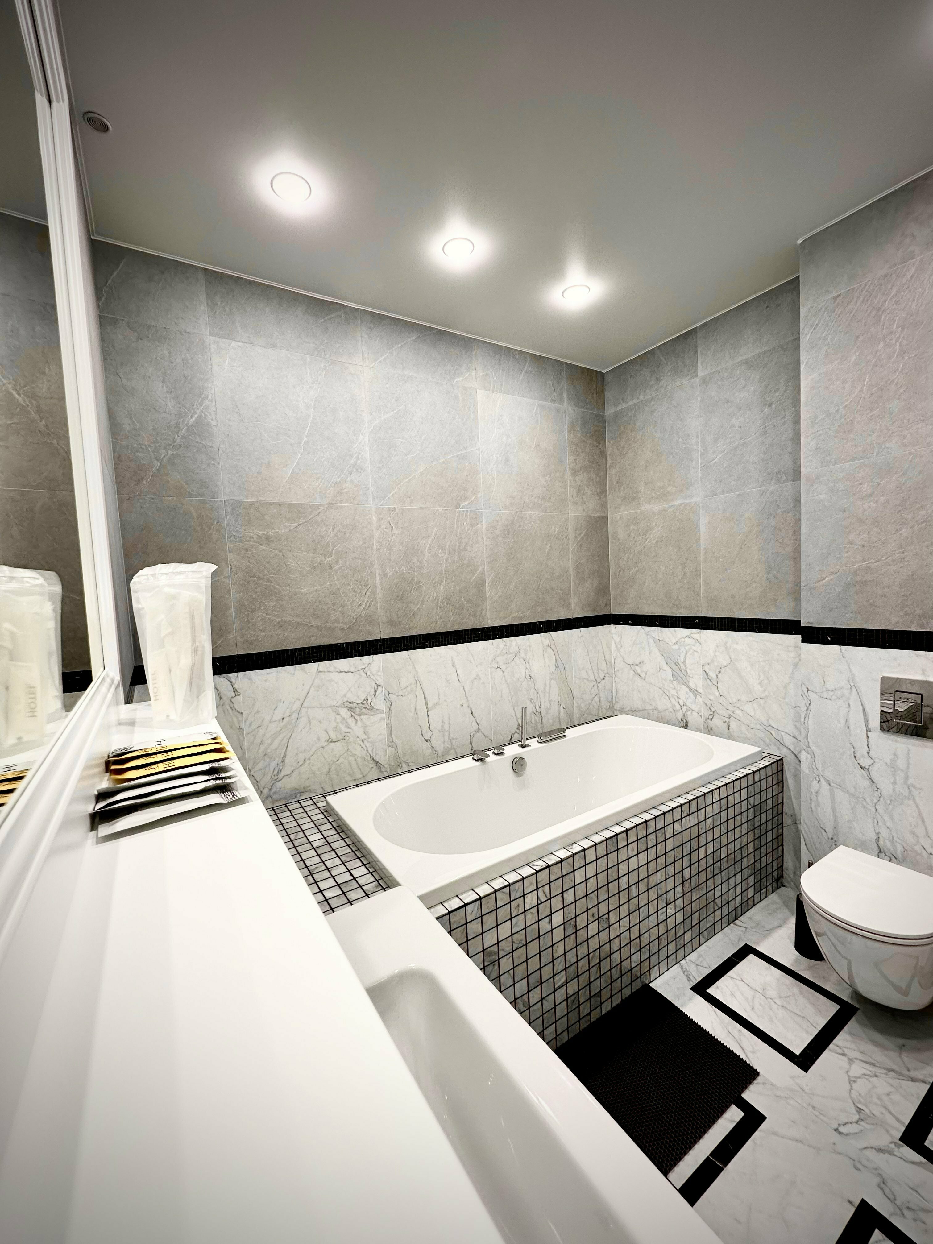 Люкс с балконом