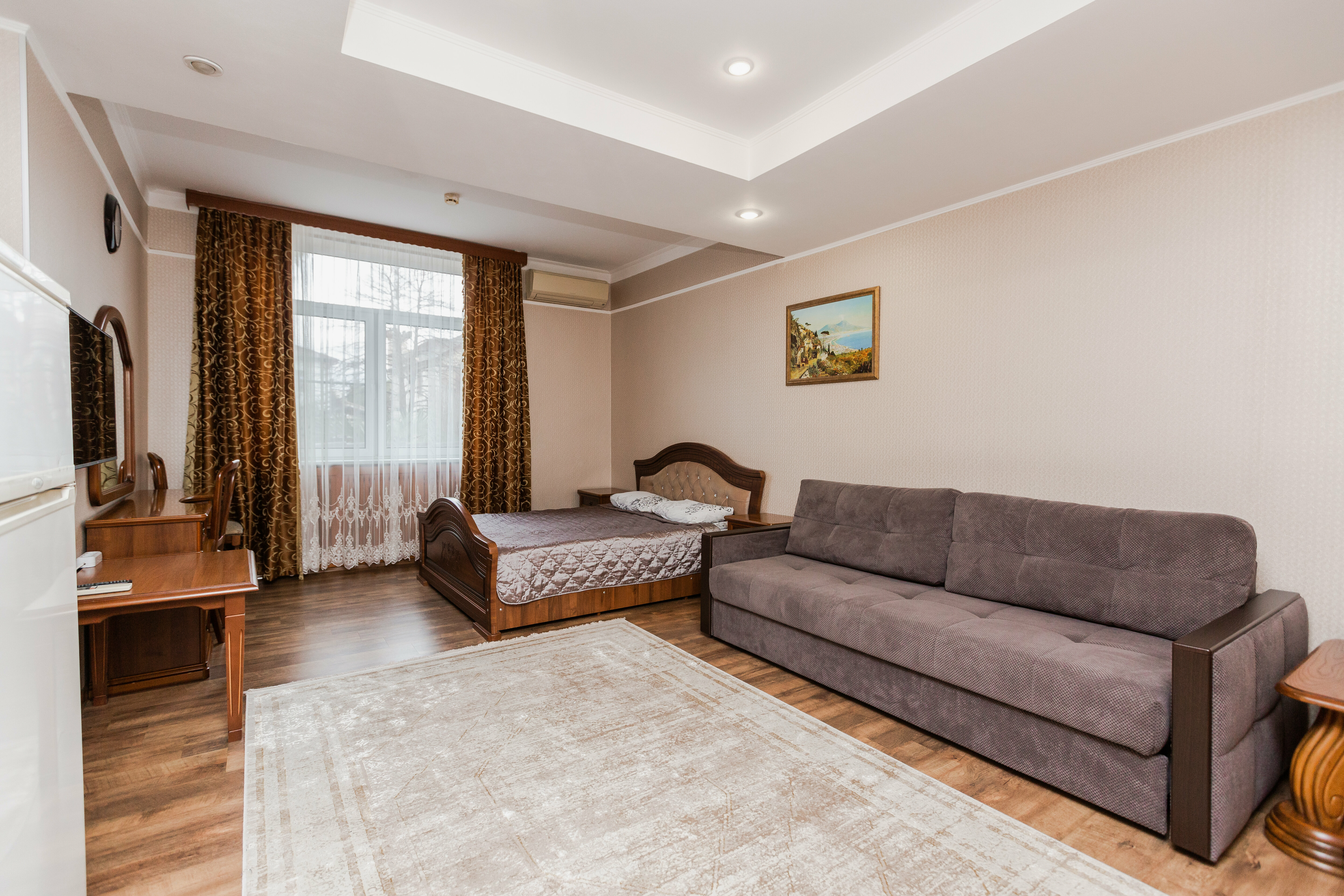 Трехместный номер «Комфорт» с душем