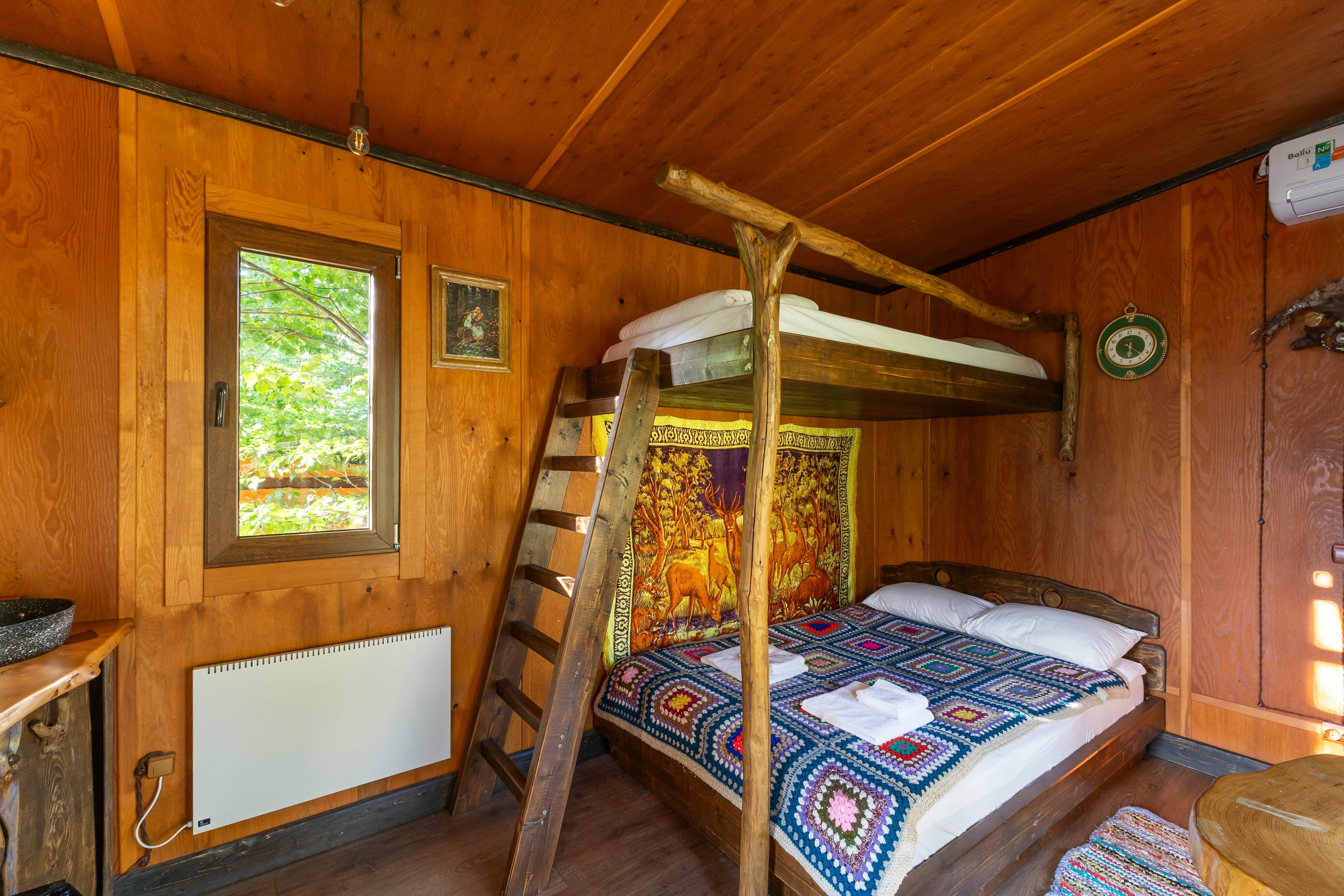 Коттедж с балконом