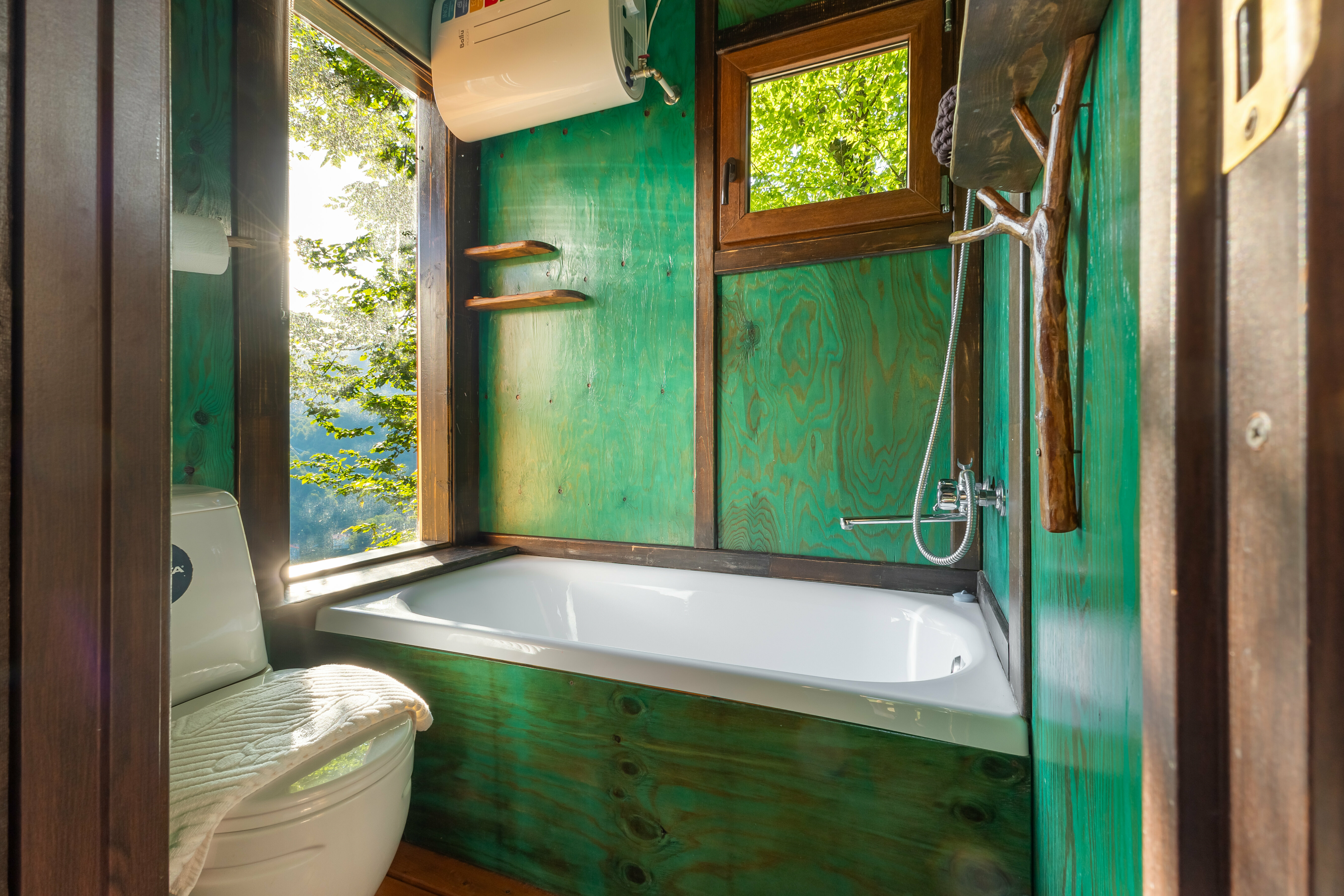 Коттедж с балконом