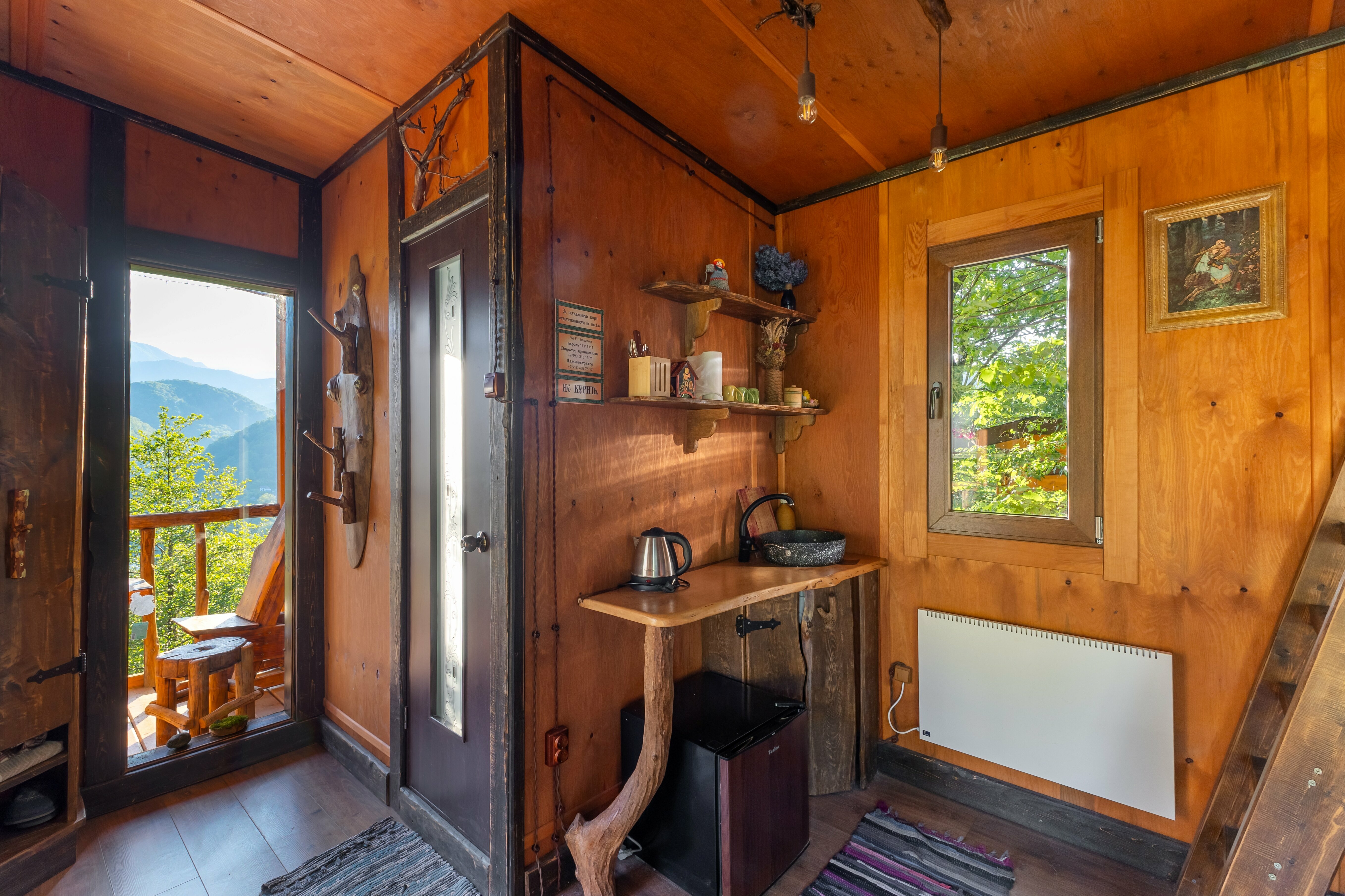 Коттедж с балконом