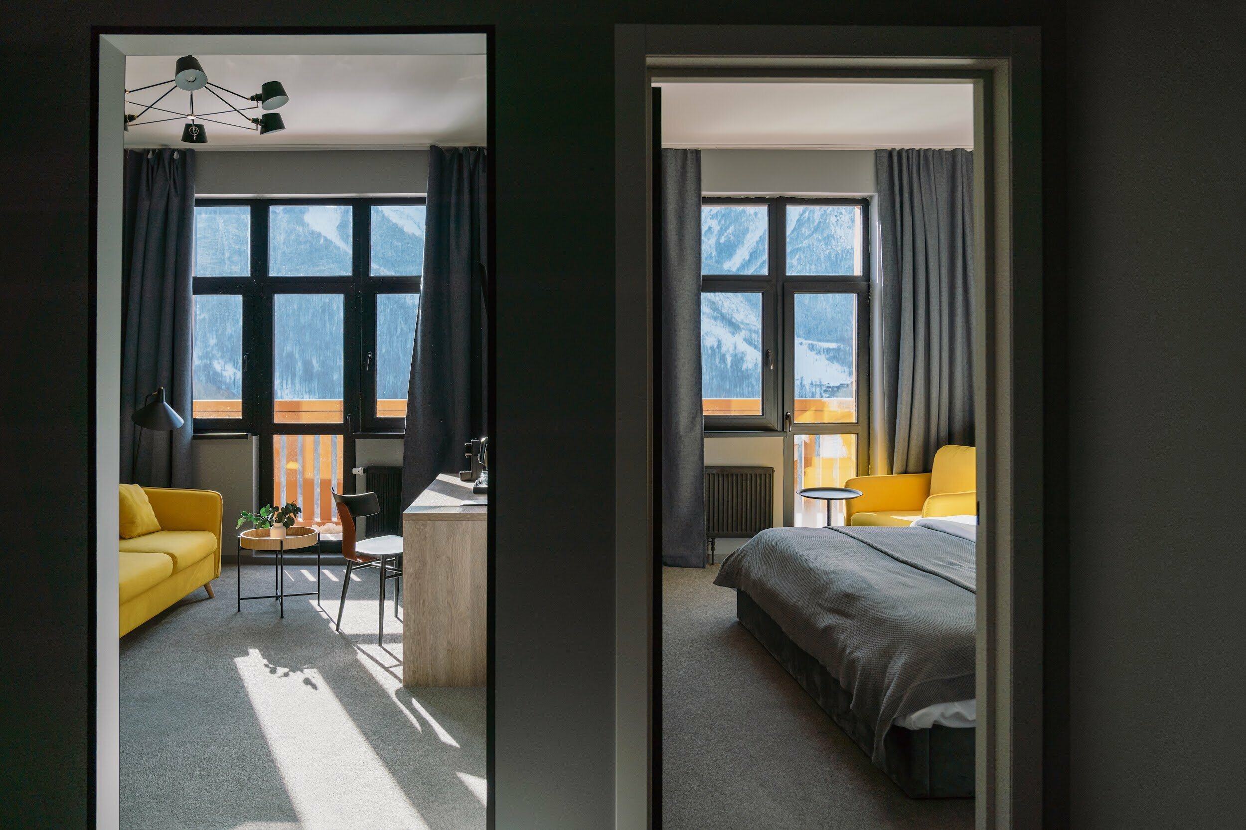 Двухкомнатный люкс с балконом и видом на горы