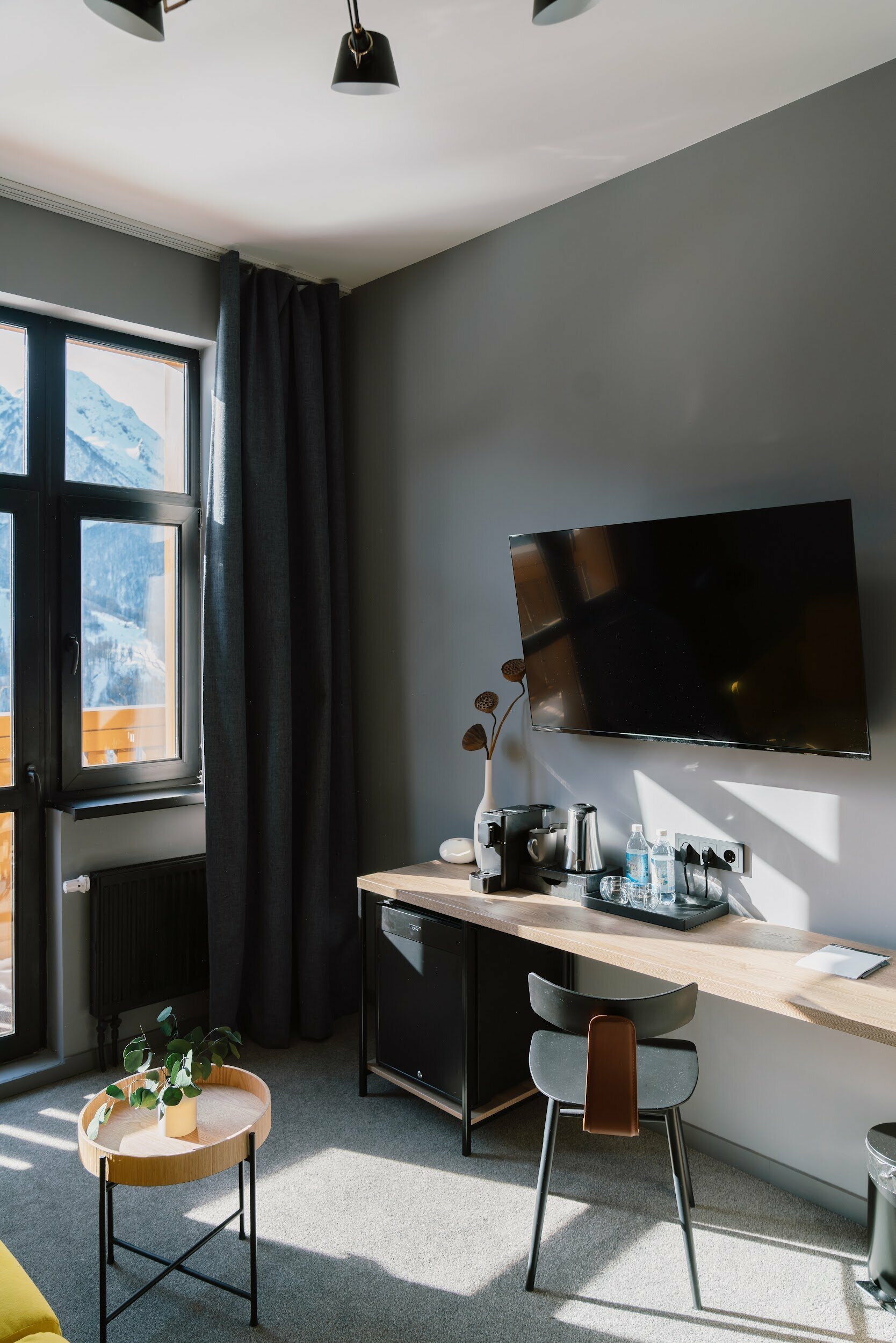 Двухкомнатный люкс с балконом и видом на горы