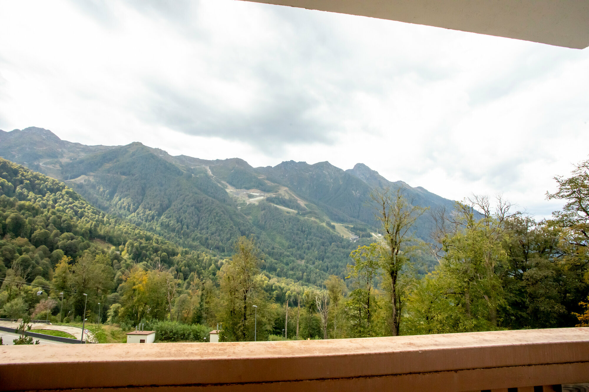 2-х местный в блоке с балконом и видом на горы (общий с/у на блок)