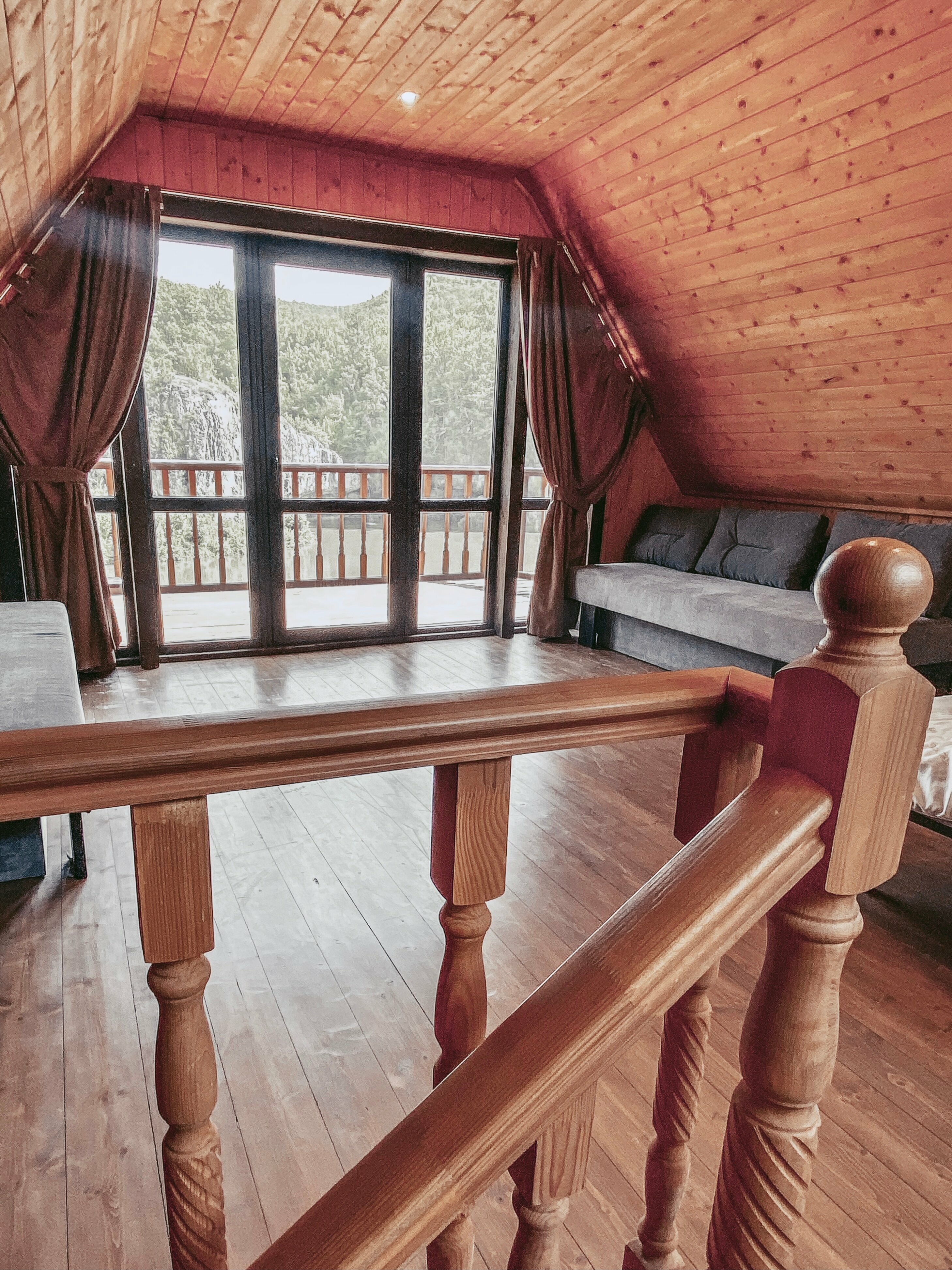 Дом с видом на озеро