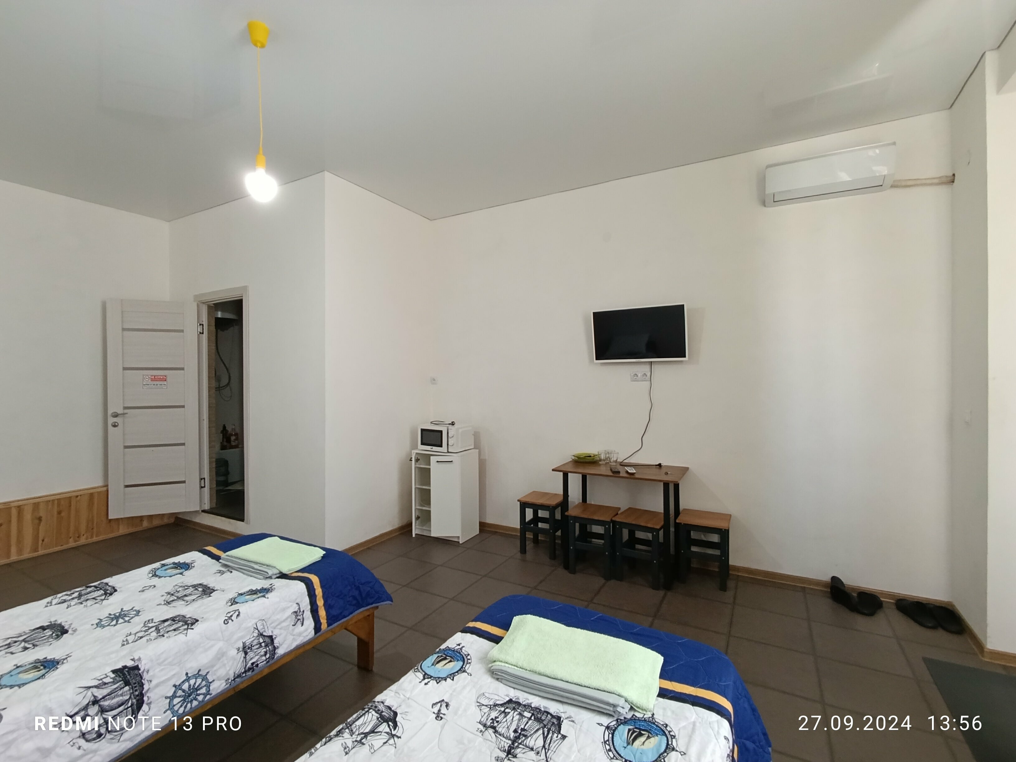 Cемейный номер с собственной ванной комнатой