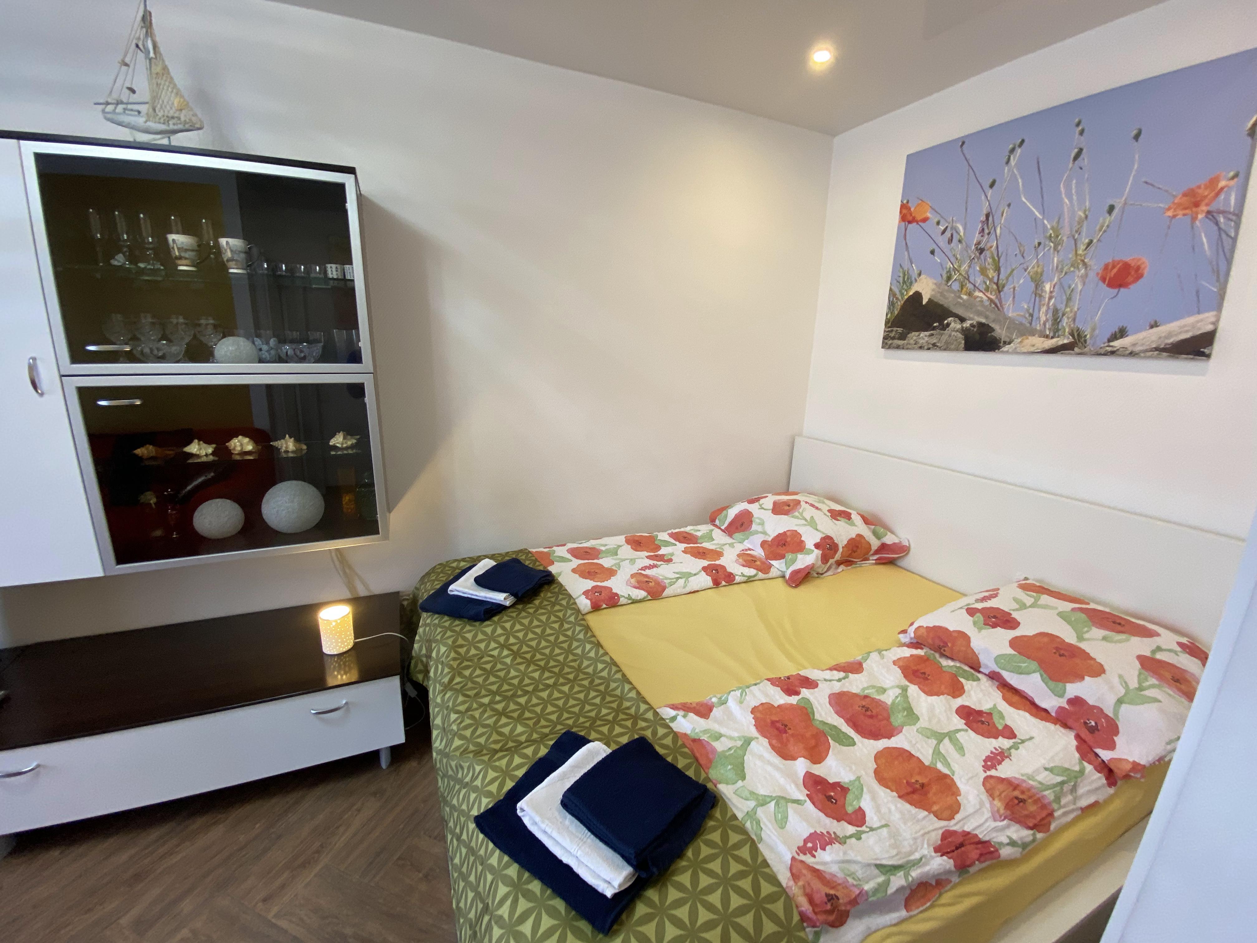 Cемейный номер с собственной ванной комнатой