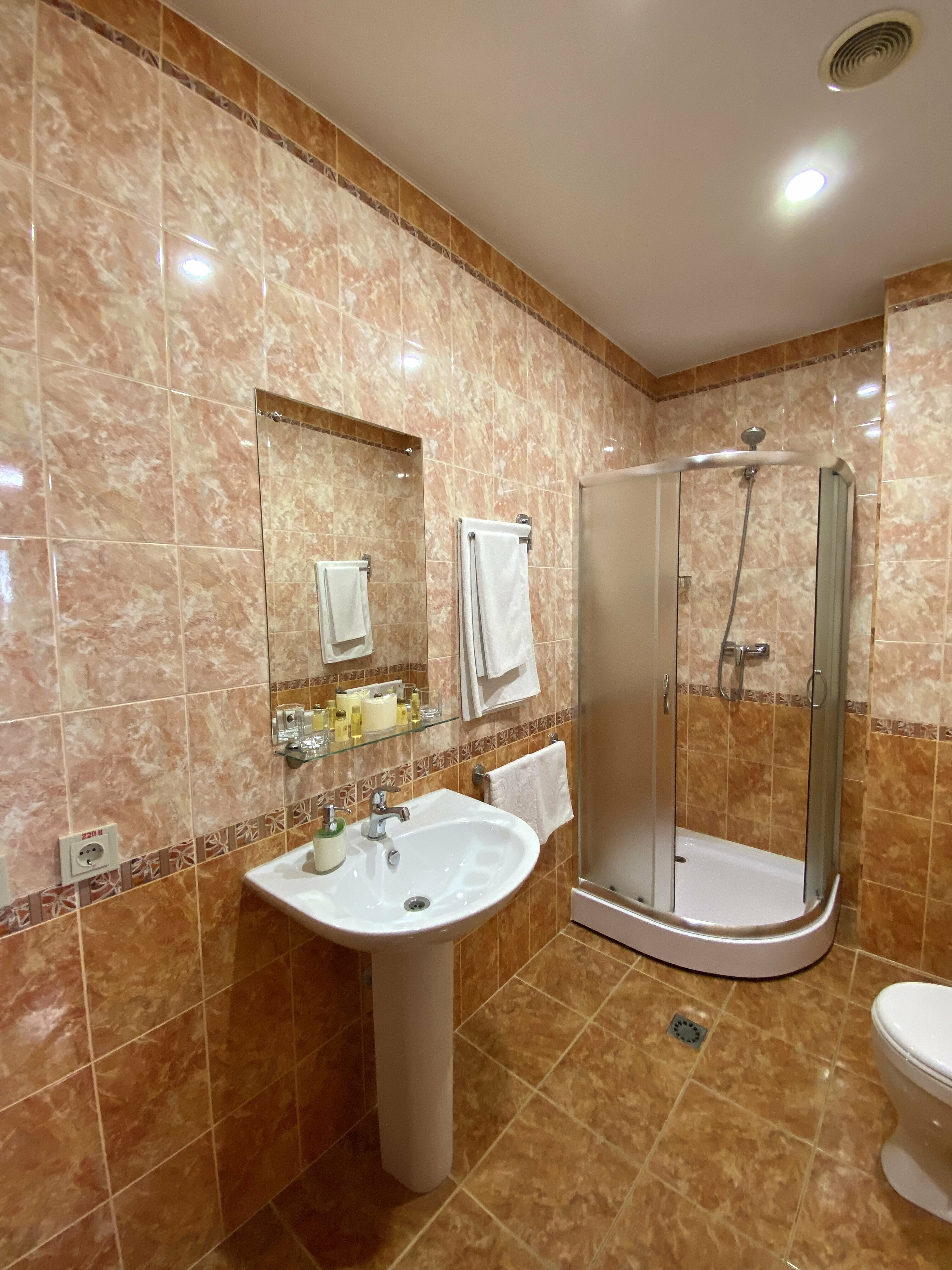 Стандартный номер с 2 односпальными кроватями и диваном