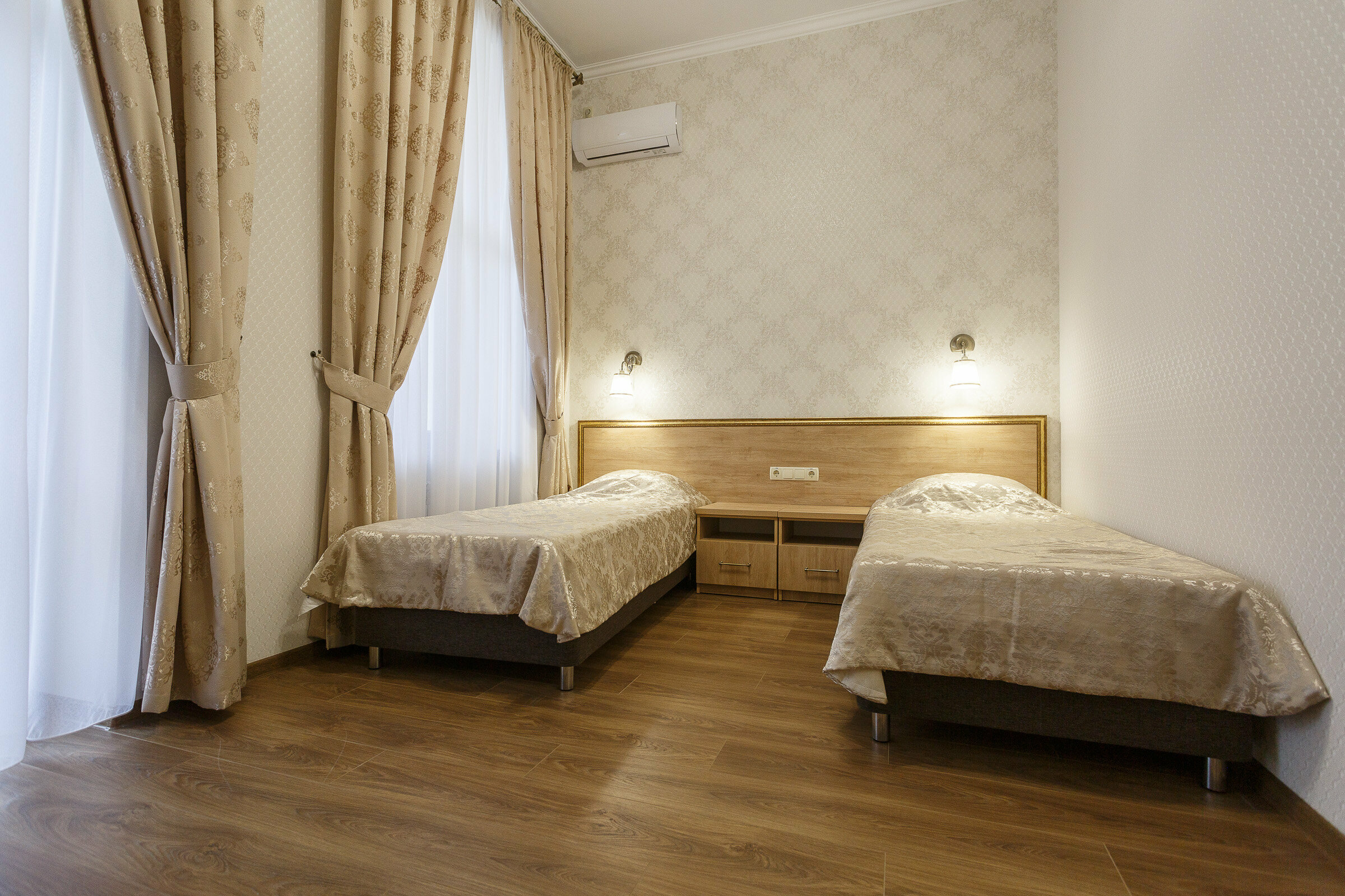 Двухместный номер с 2 отдельными кроватями и балконом