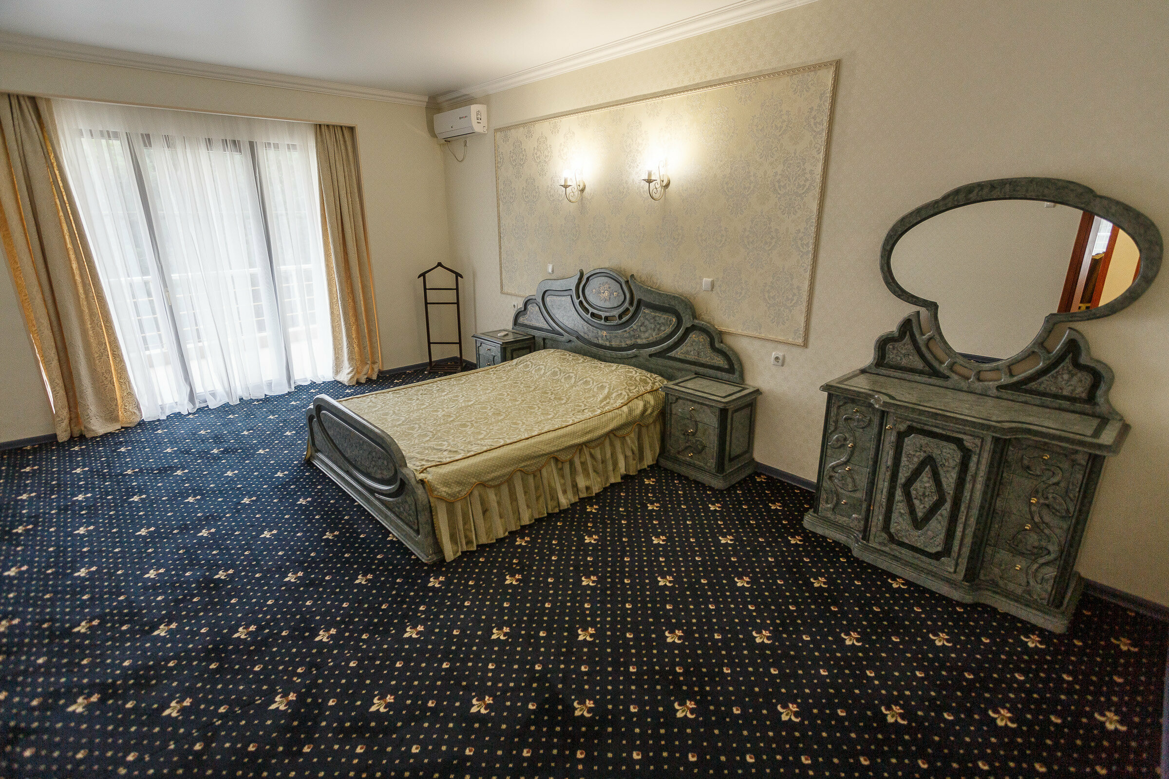 Улучшенный люкс