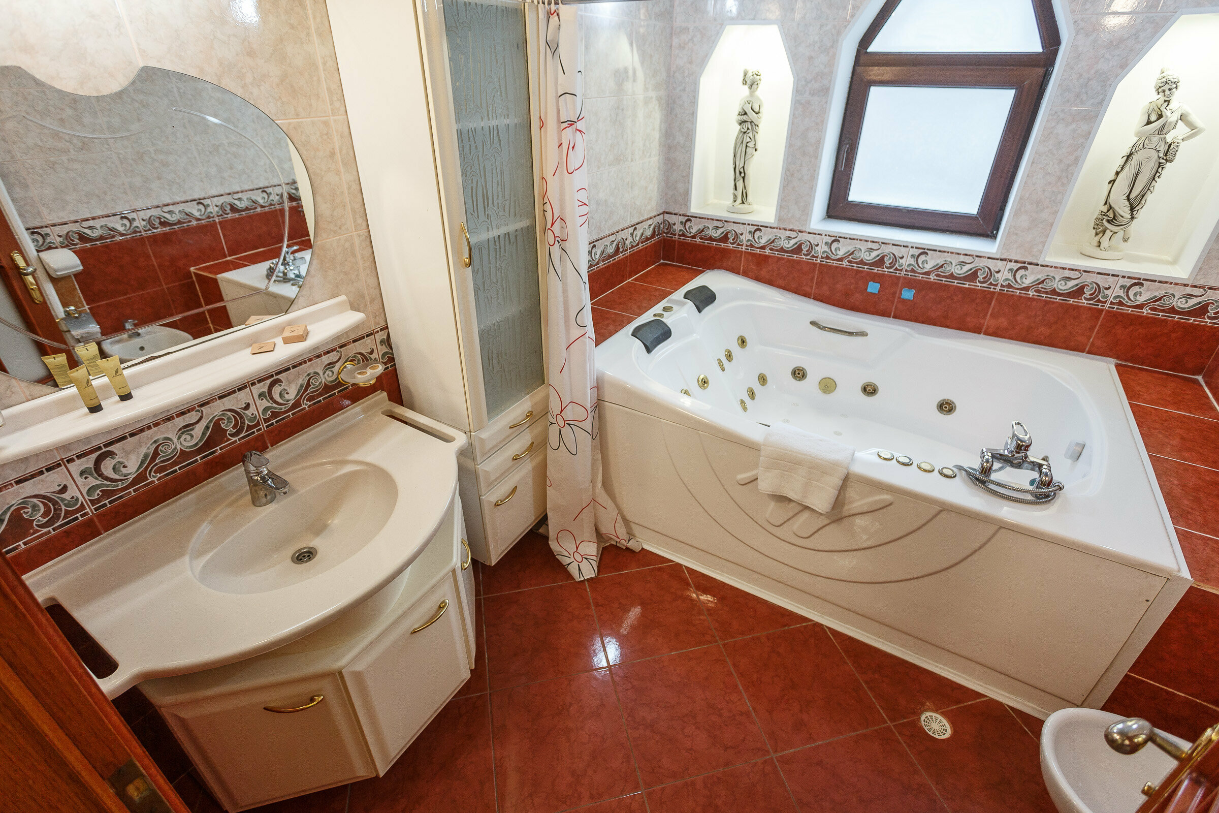 Улучшенный люкс